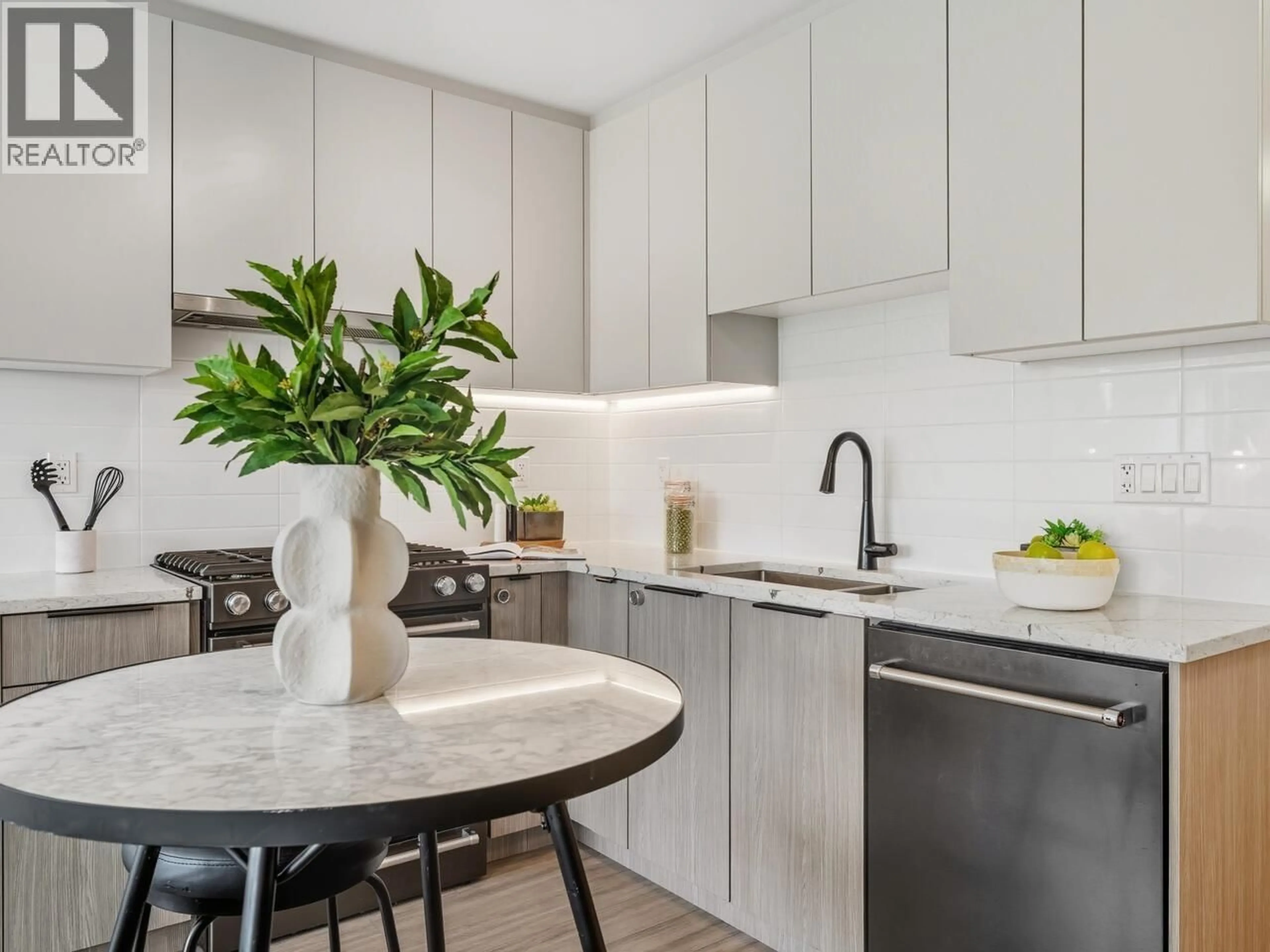 Contemporary kitchen, unknown for 208 - 2408 GRANT STREET, Vancouver British Columbia V5K3G4