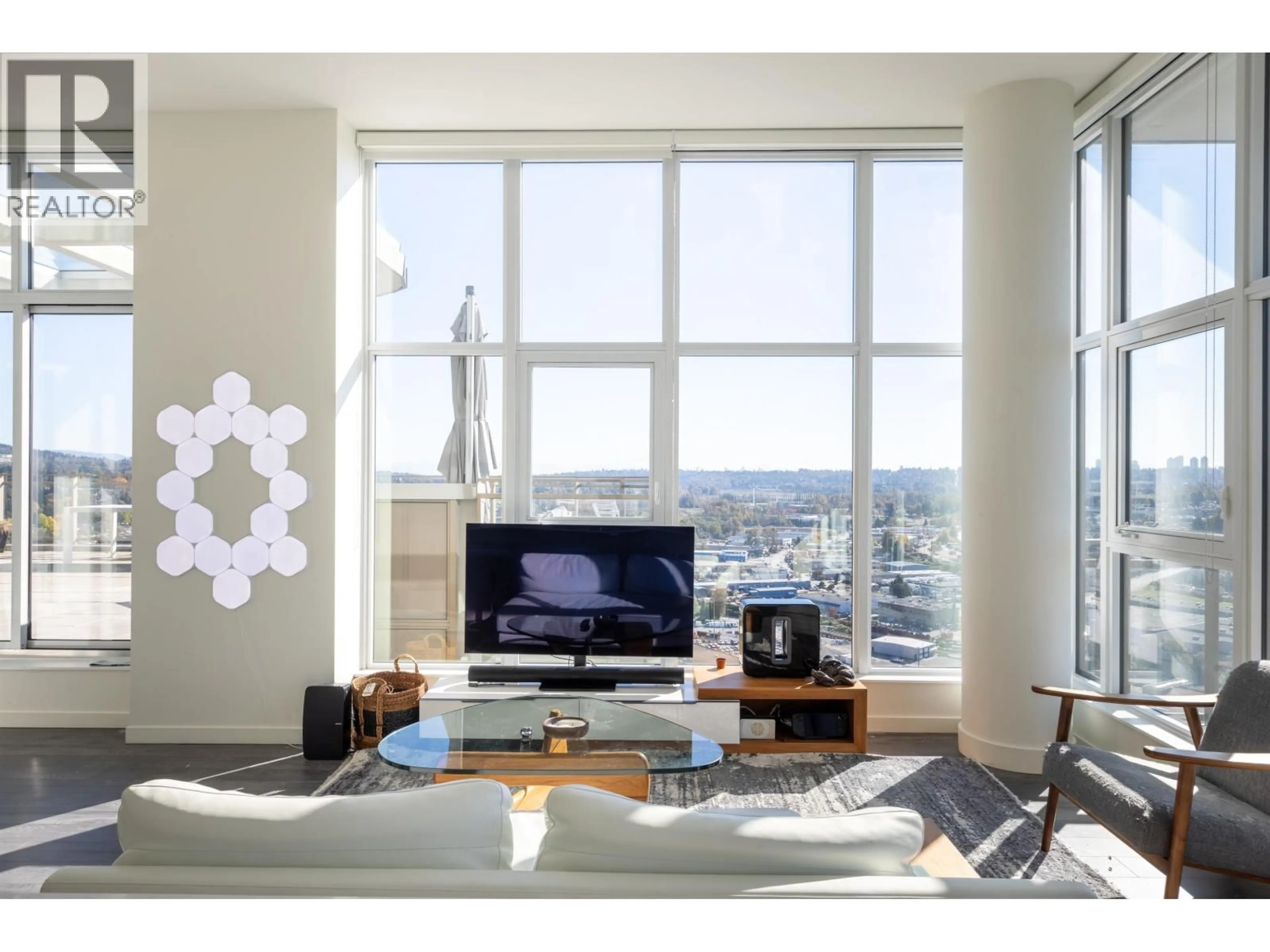 Living room with furniture, unknown for 2603 - 5311 GORING STREET, Burnaby British Columbia V5B0B5