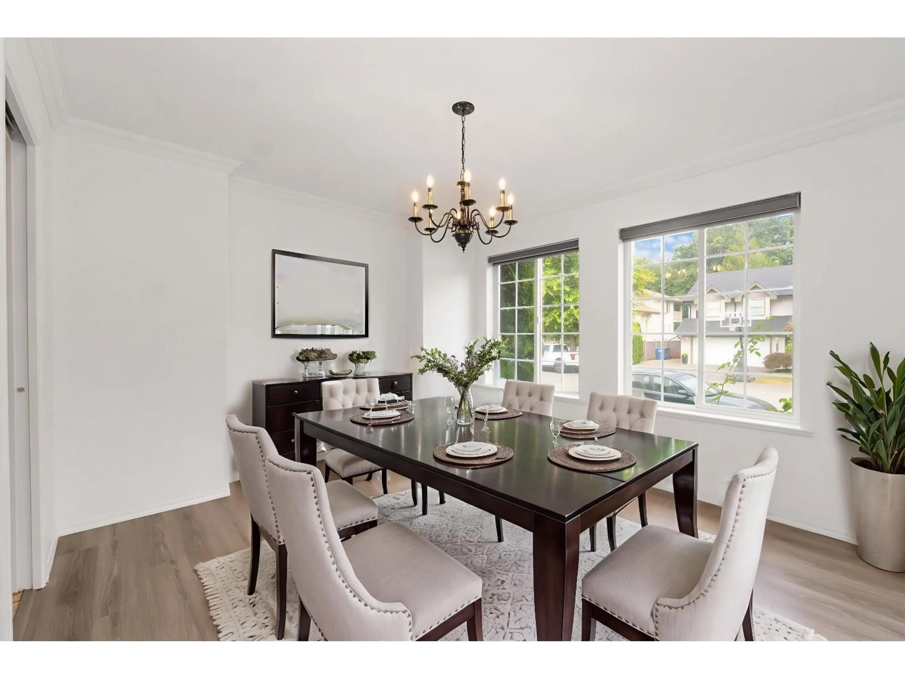 Dining room, wood/laminate floor for 30759 CRESTVIEW, Abbotsford British Columbia V2T6R6