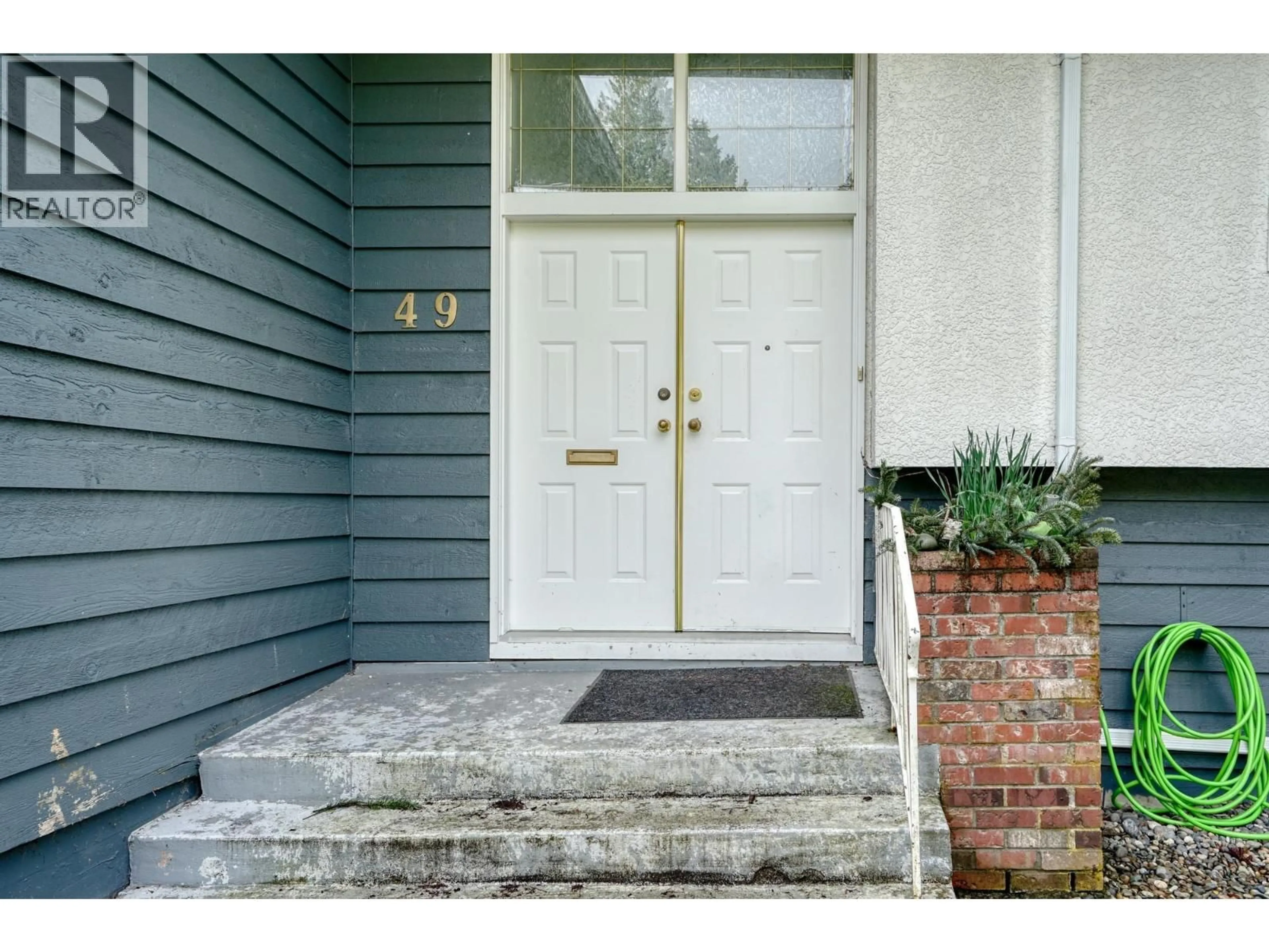 Indoor entryway for 49 GEORGIA WYND, Delta British Columbia V4M1A6