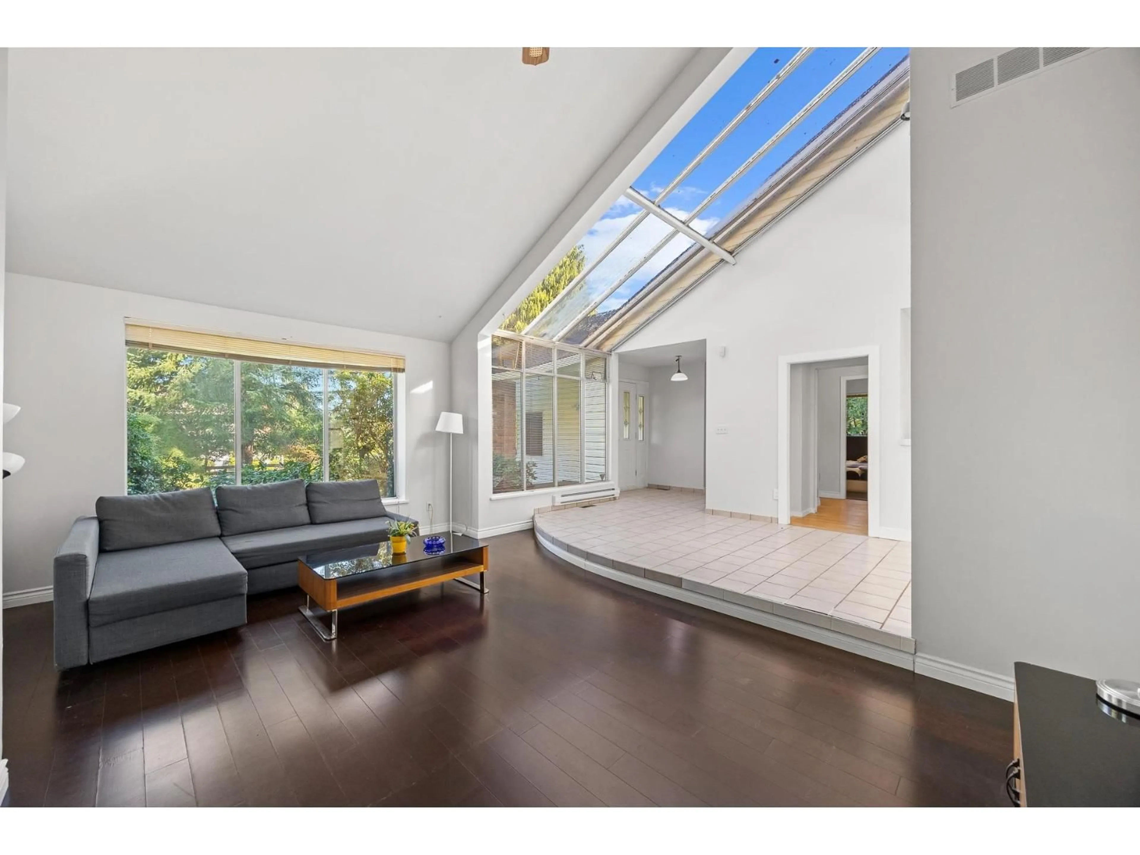 Indoor foyer for 17138 26A, Surrey British Columbia V3Z0B3