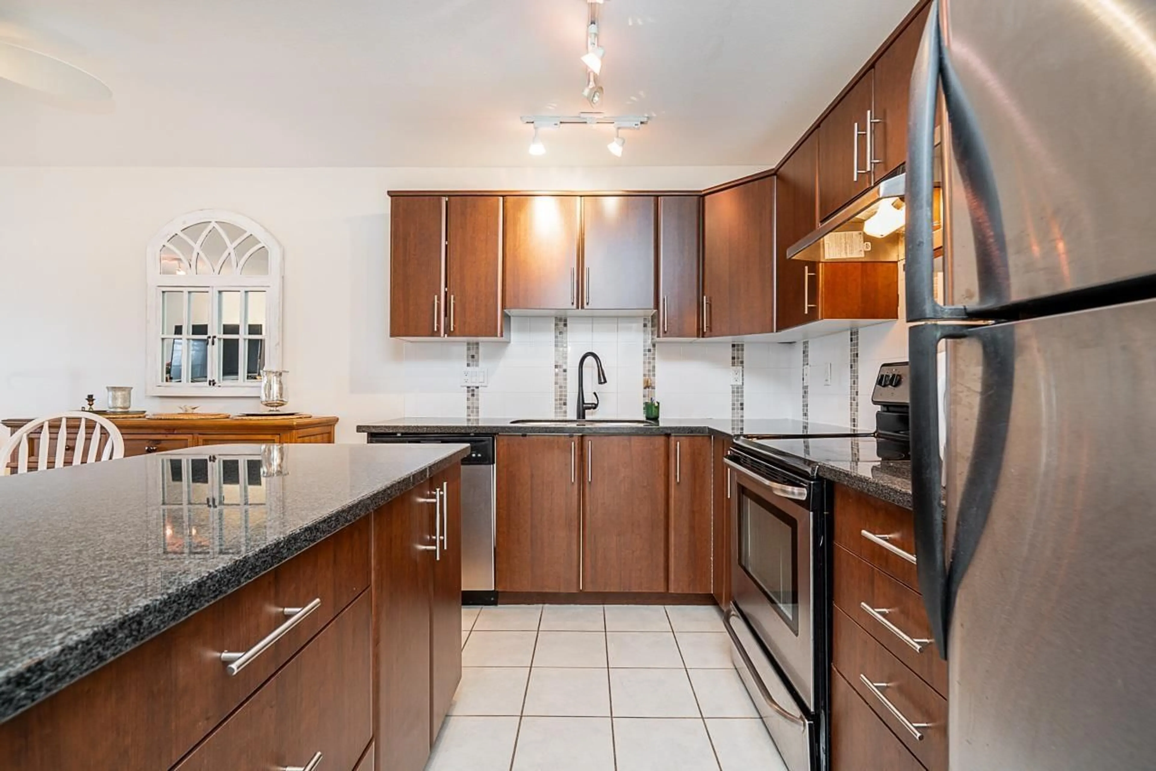 Standard kitchen, ceramic/tile floor for 309 - 19388 65, Surrey British Columbia V4N5S1