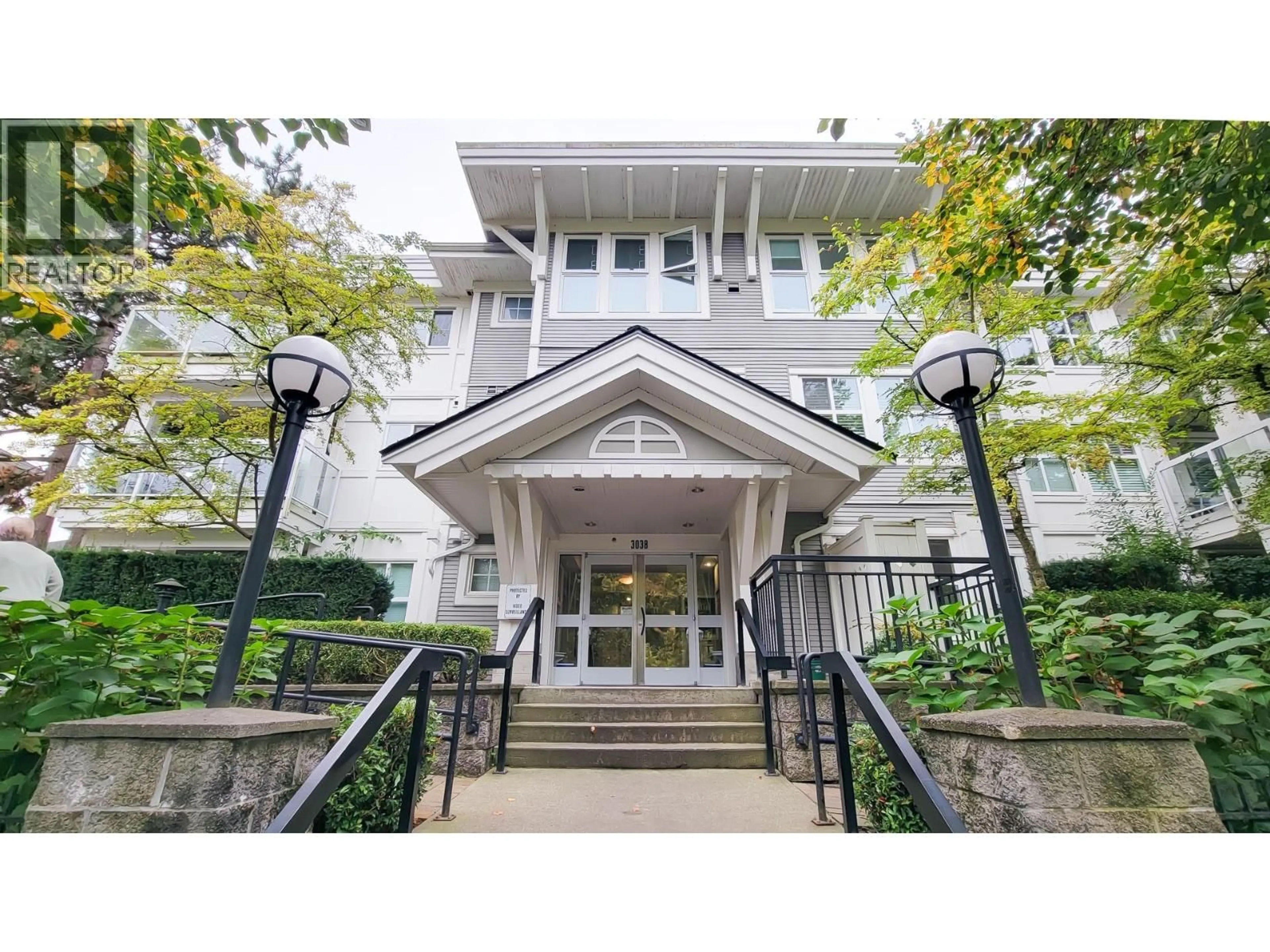 Indoor foyer for 214 - 3038 KENT AVENUE SOUTH E, Vancouver British Columbia V5S4V8