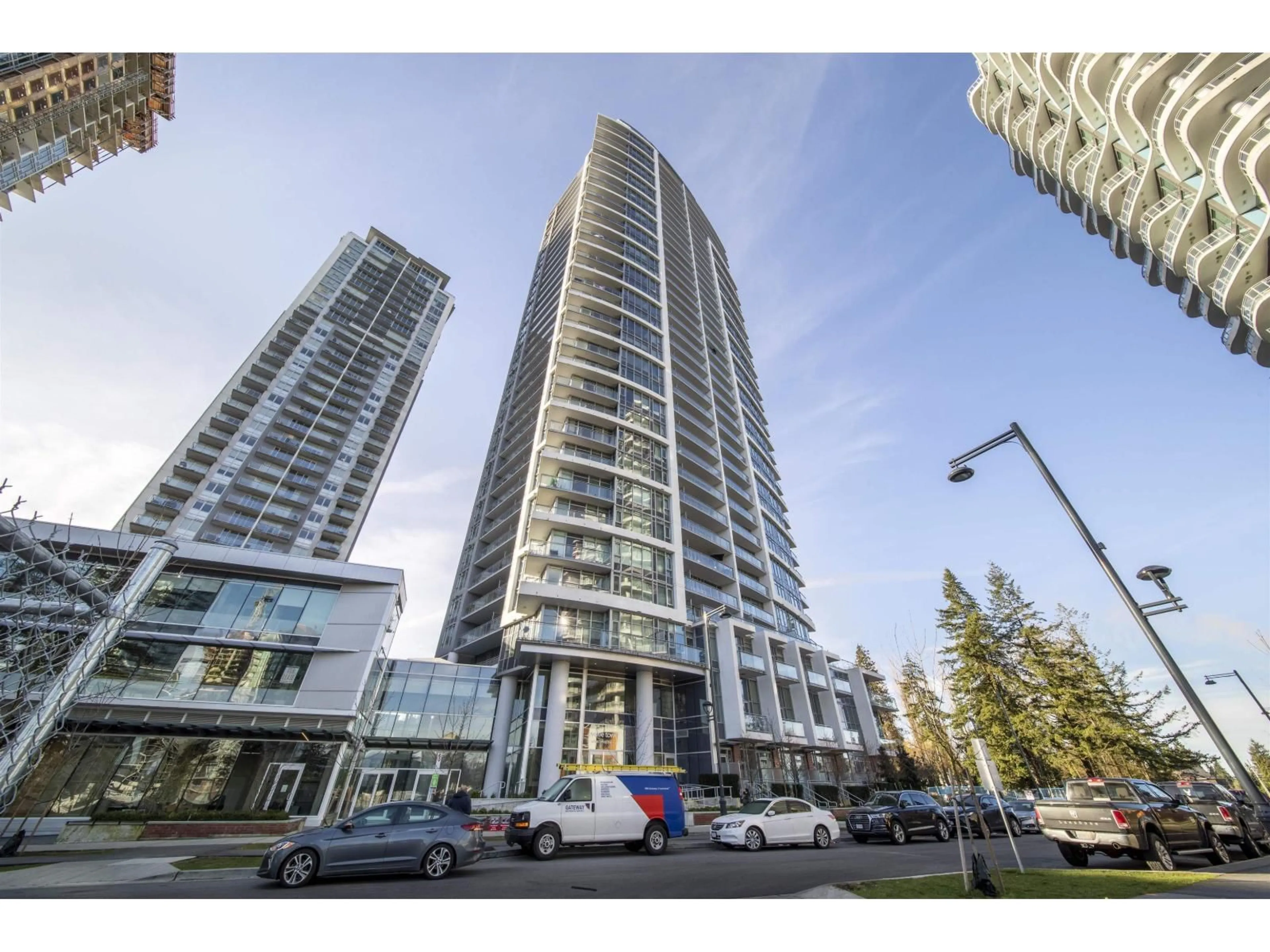 Indoor foyer for 1412 - 13308 CENTRAL, Surrey British Columbia V3T0M4