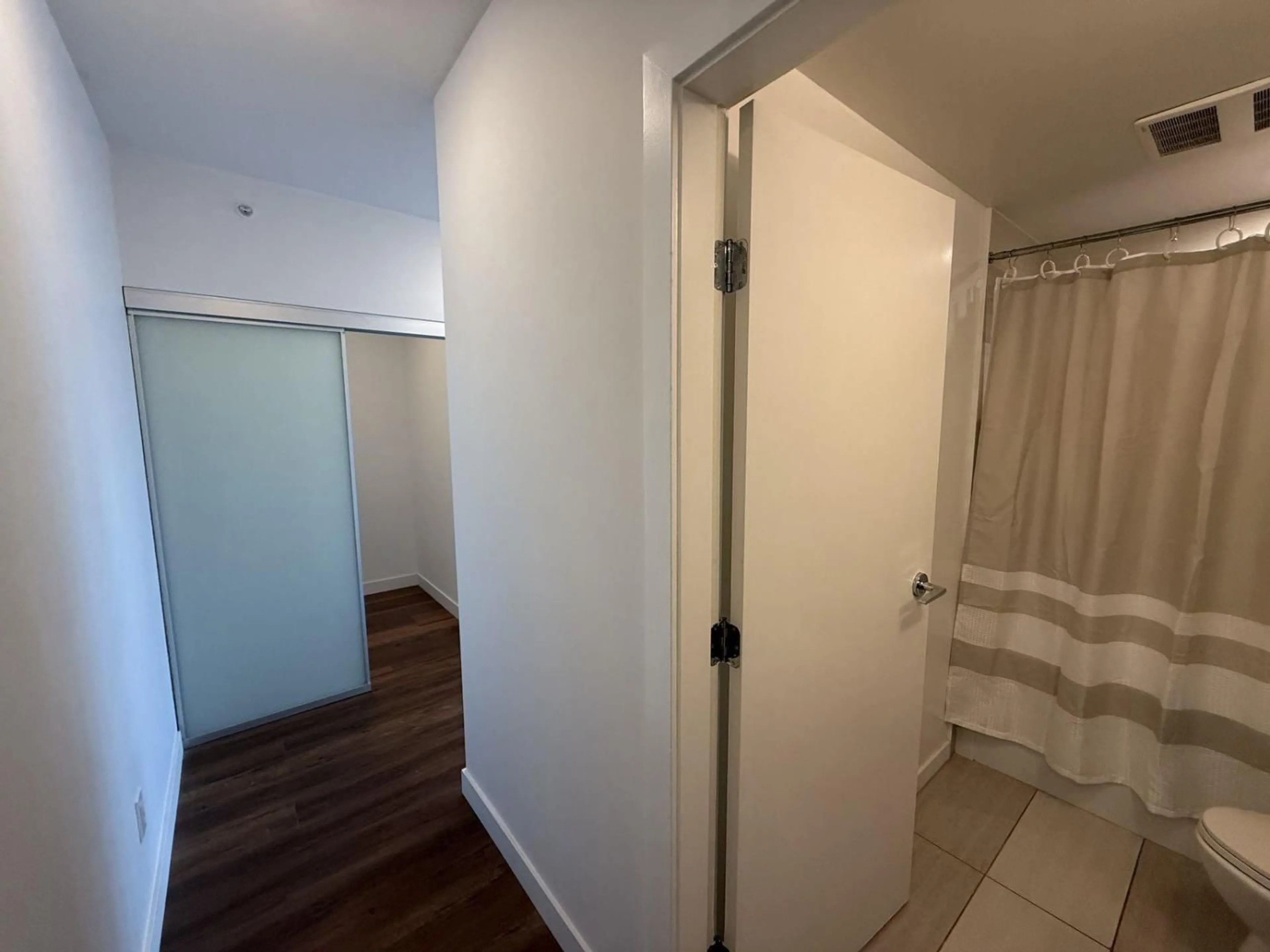 A pic of a room for 1412 - 13308 CENTRAL, Surrey British Columbia V3T0M4