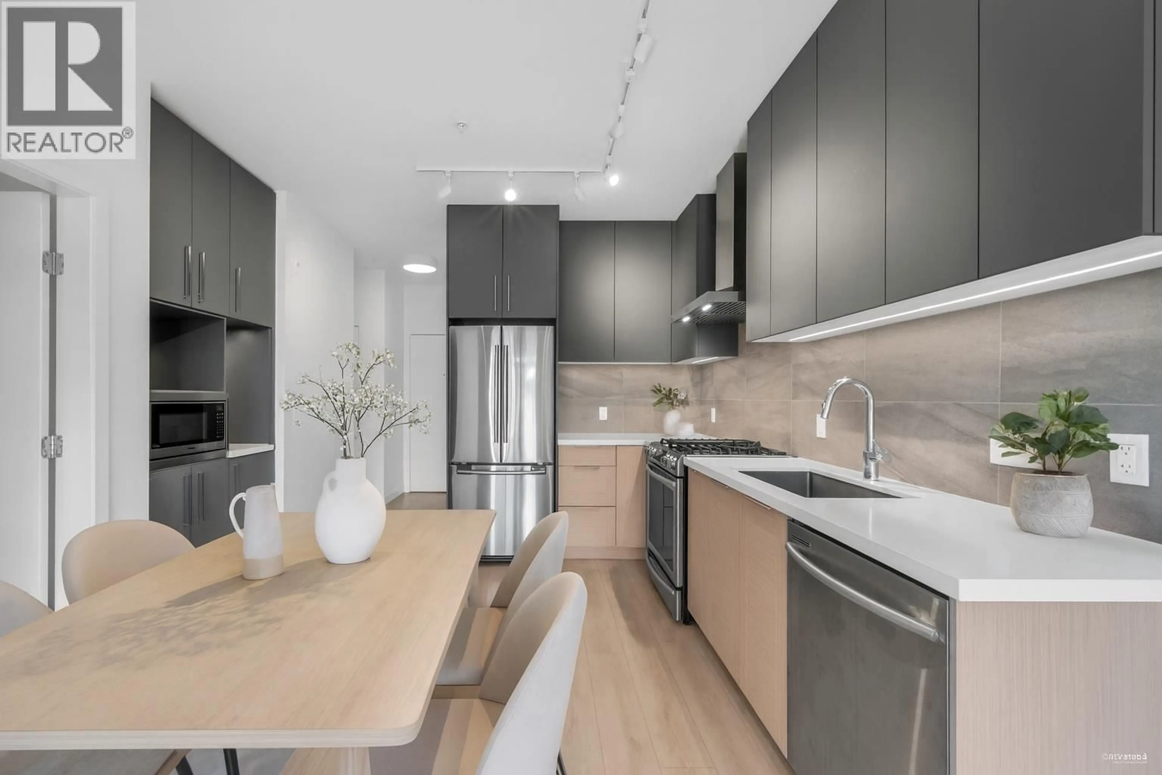 Contemporary kitchen, unknown for 210 - 603 REGAN AVENUE, Coquitlam British Columbia V3J0K2