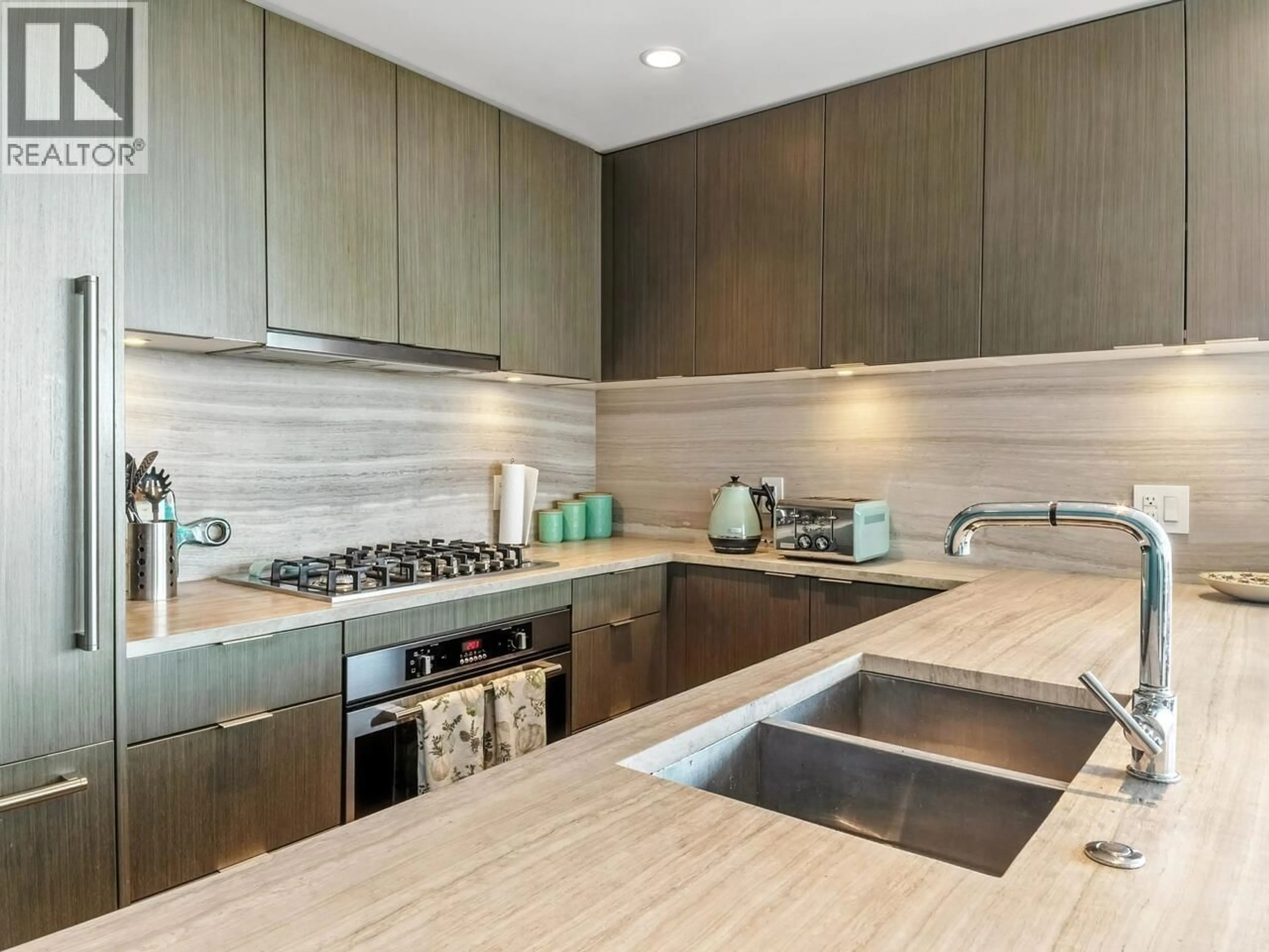 Contemporary kitchen, ceramic/tile floor for 1006 - 112 13TH STREET, North Vancouver British Columbia V7L0E4
