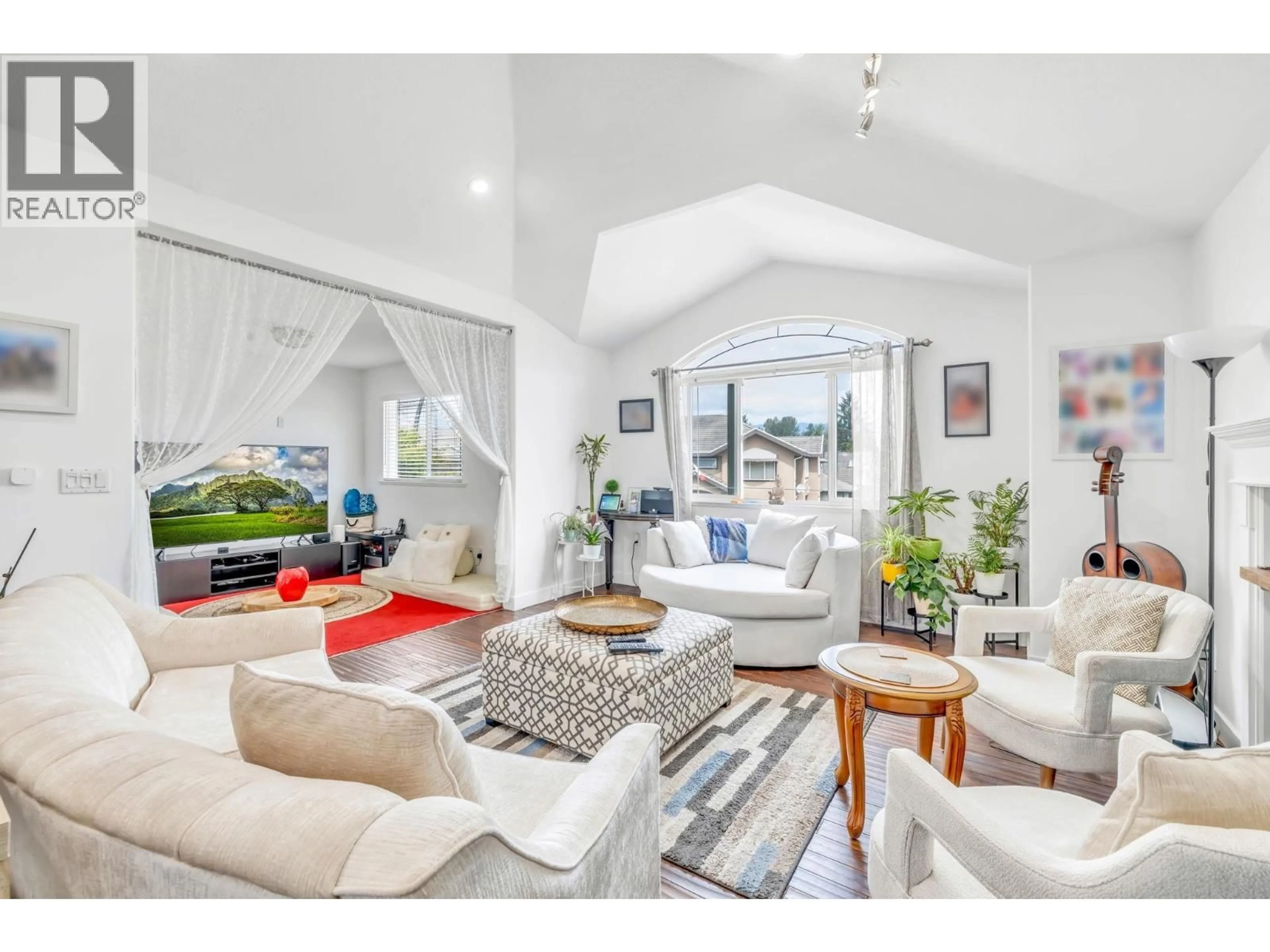 Living room with furniture, unknown for 20558 122 AVENUE, Maple Ridge British Columbia V2X2N6