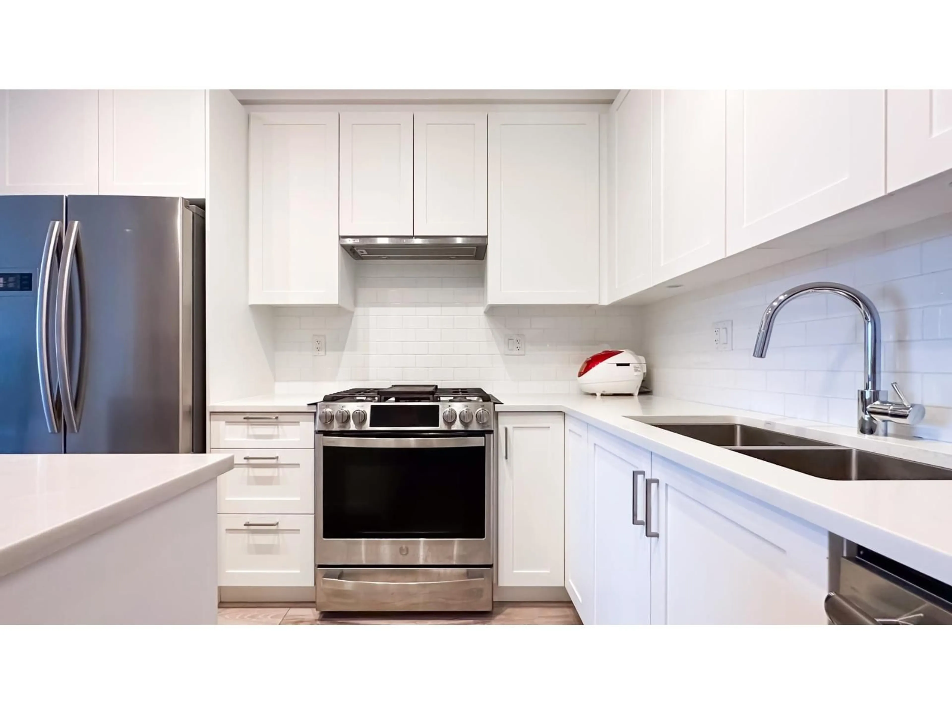 Standard kitchen, unknown for 317 - 20673 78, Langley British Columbia V2Y3K1