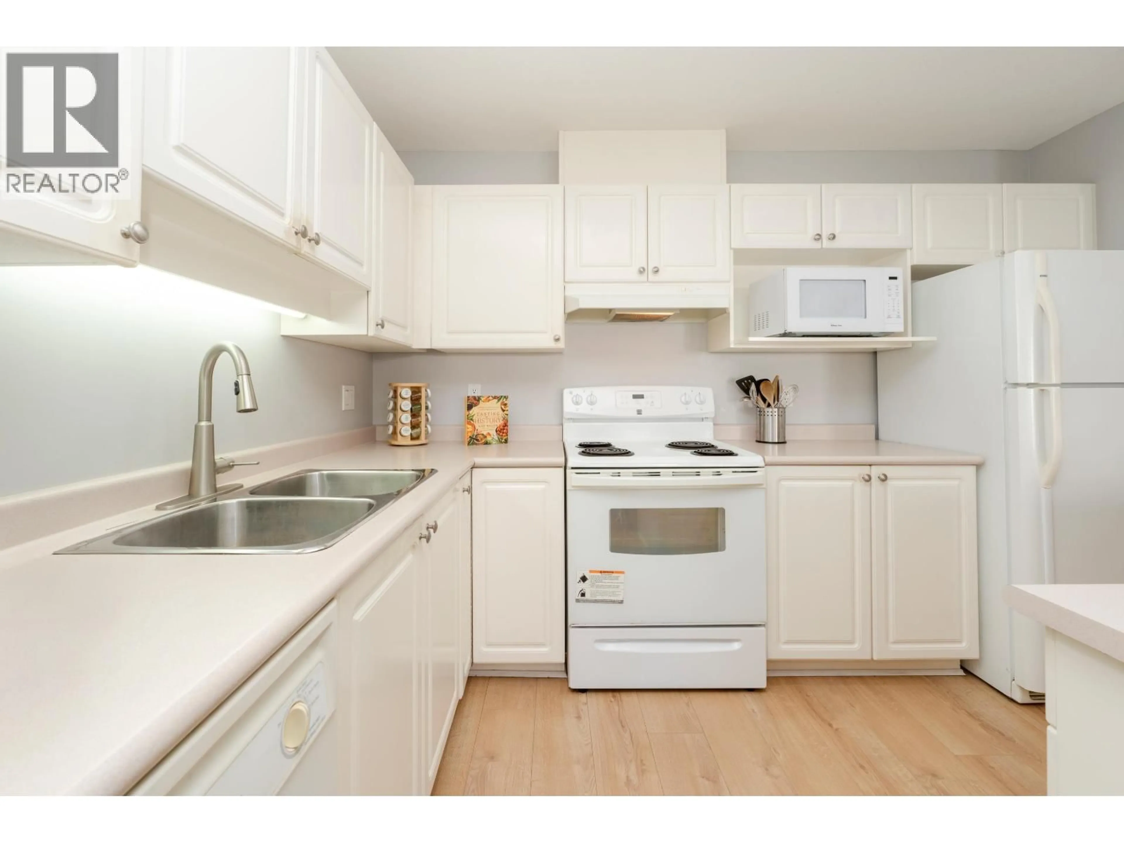 Standard kitchen, unknown for 302 - 2968 BURLINGTON DRIVE, Coquitlam British Columbia V3B7N4
