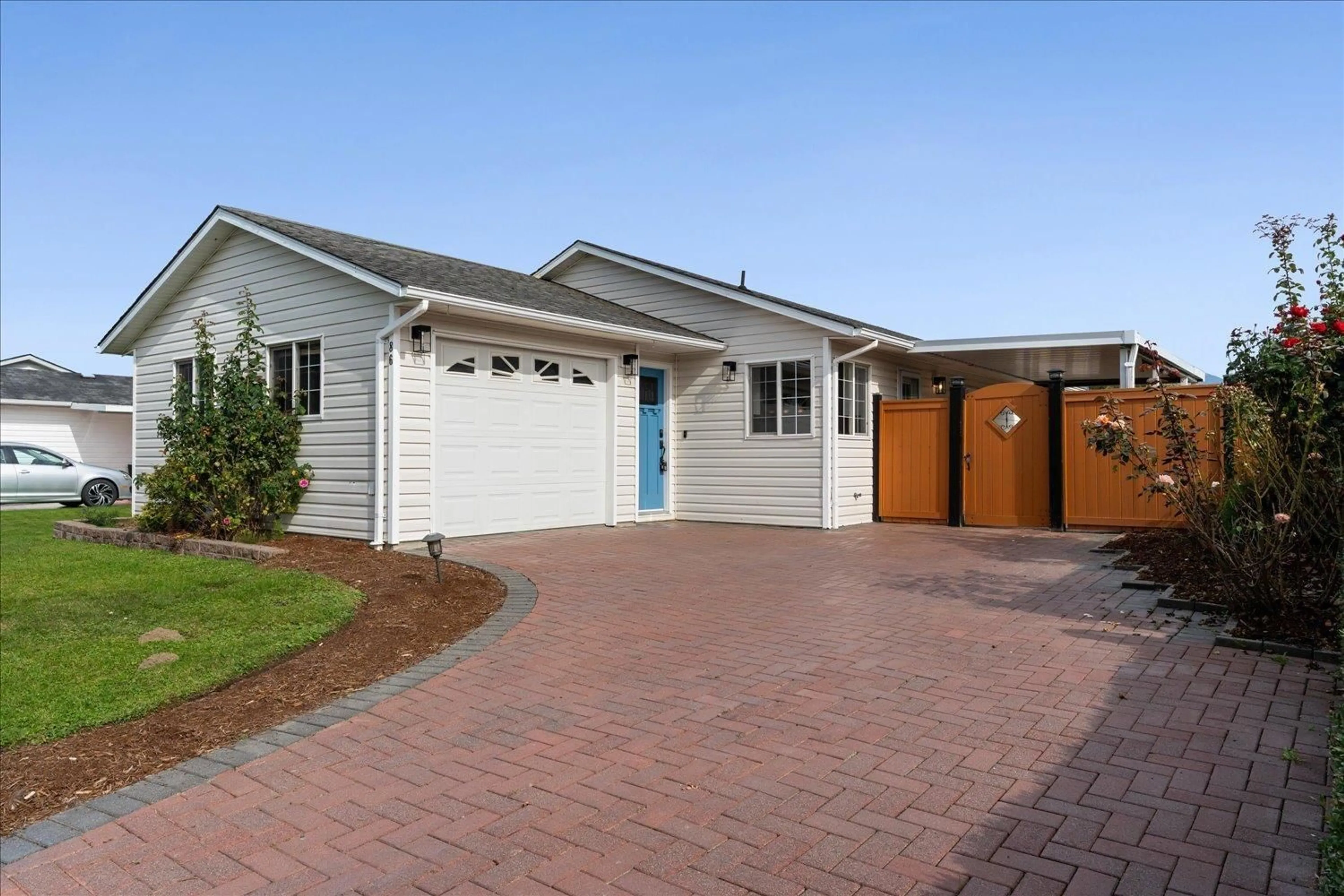 Home with vinyl exterior material, street for 86 - 45918 KNIGHT ROAD, Chilliwack British Columbia V2R3X4