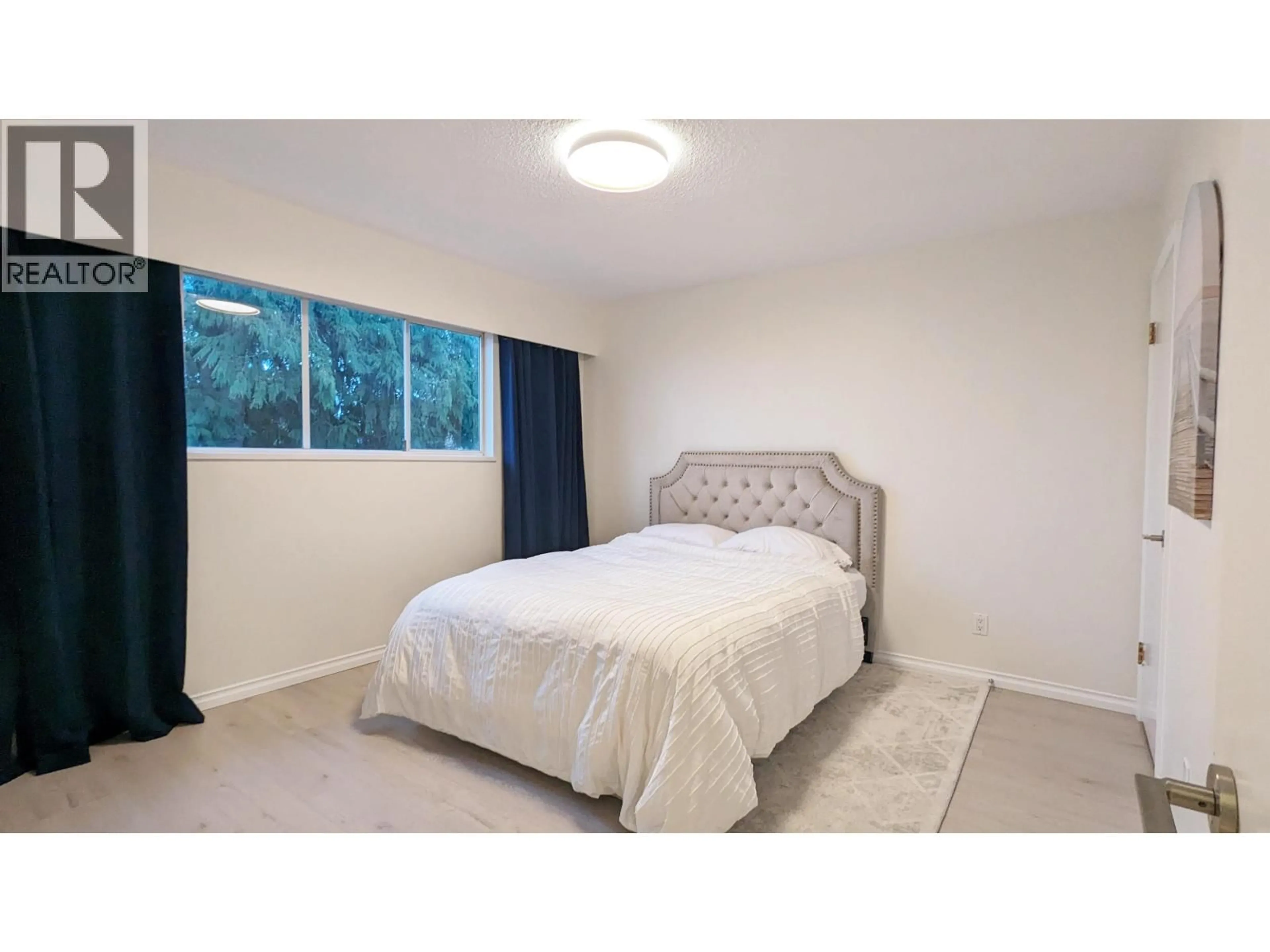 A pic of a room for 350 52A STREET, Delta British Columbia V4M2Z9