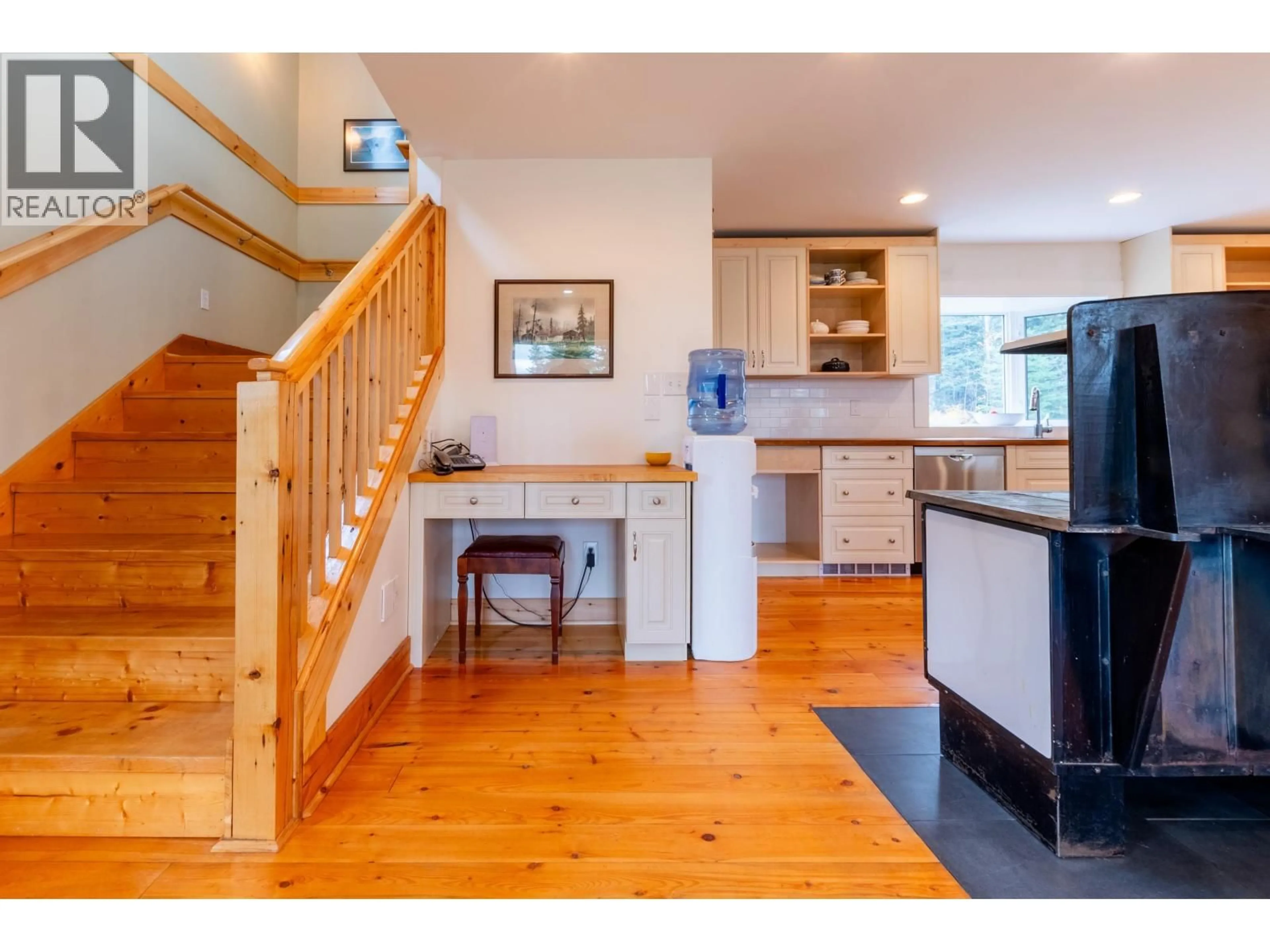 Open concept kitchen, wood/laminate floor for 37729 UPPER FRASER ROAD, Prince George British Columbia V0J3M0