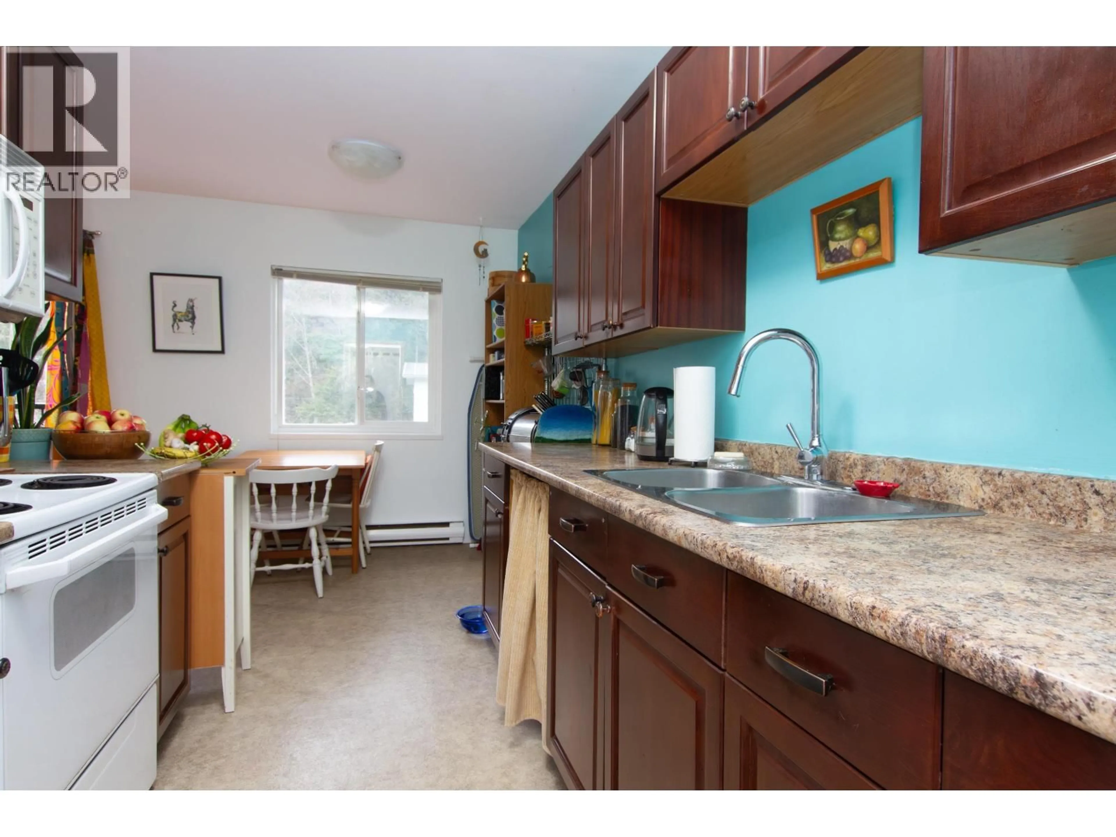 Standard kitchen, unknown for 35 - 38175 WESTWAY AVENUE, Squamish British Columbia V8B0A5