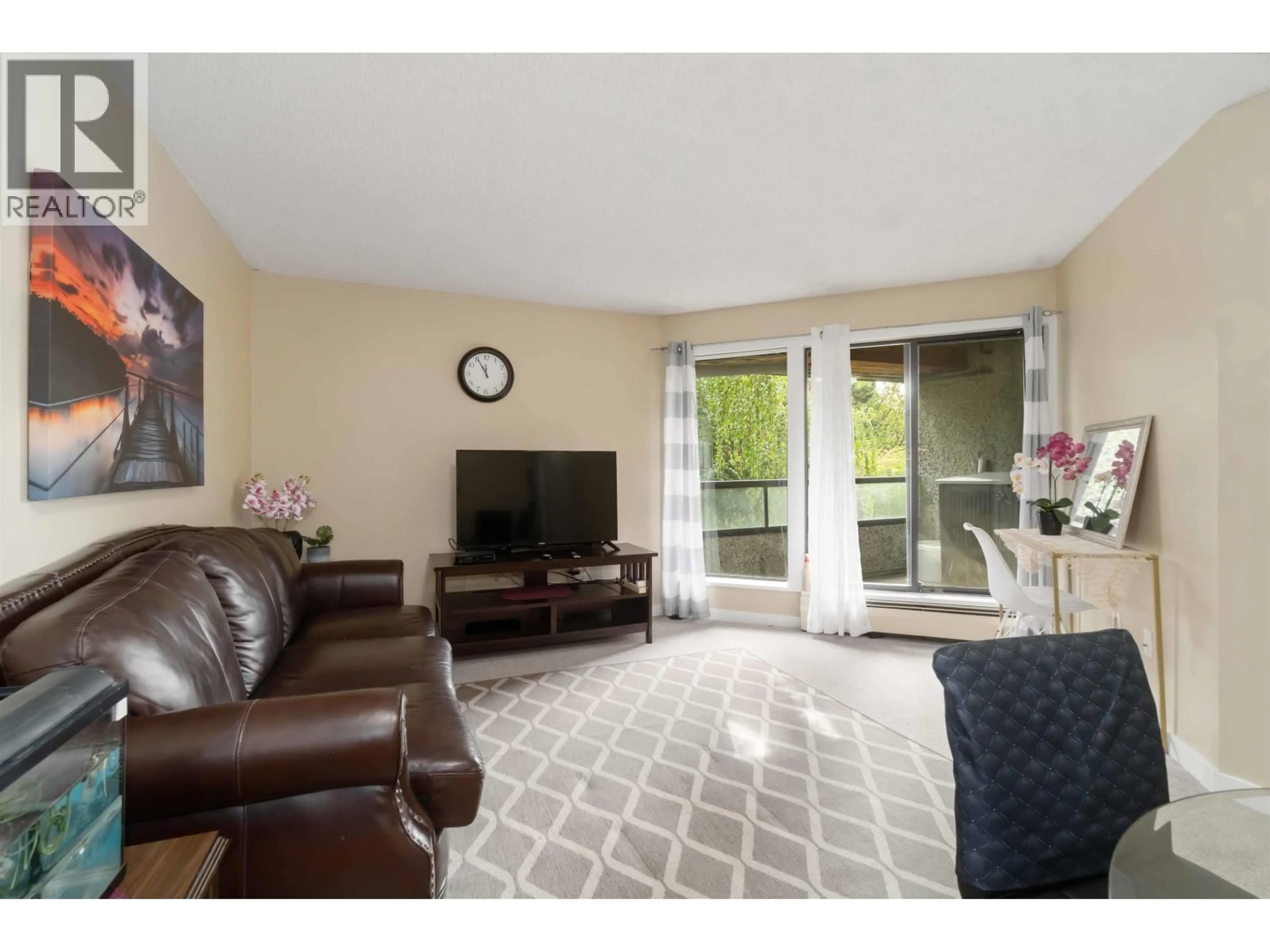 Living room with furniture, unknown for 226 - 8460 ACKROYD ROAD, Richmond British Columbia V6X3E9