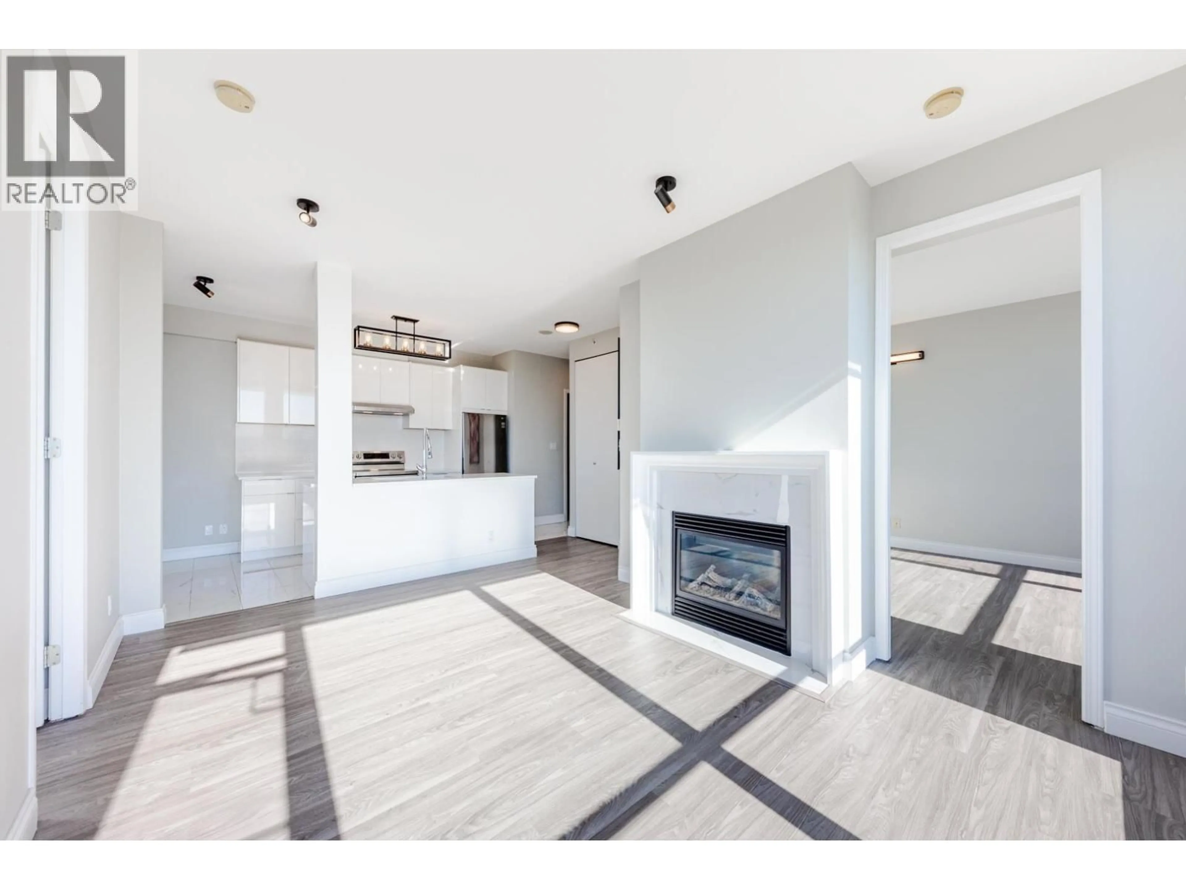 Open concept kitchen, unknown for 1001 - 7388 SANDBORNE AVENUE, Burnaby British Columbia V5M4A1