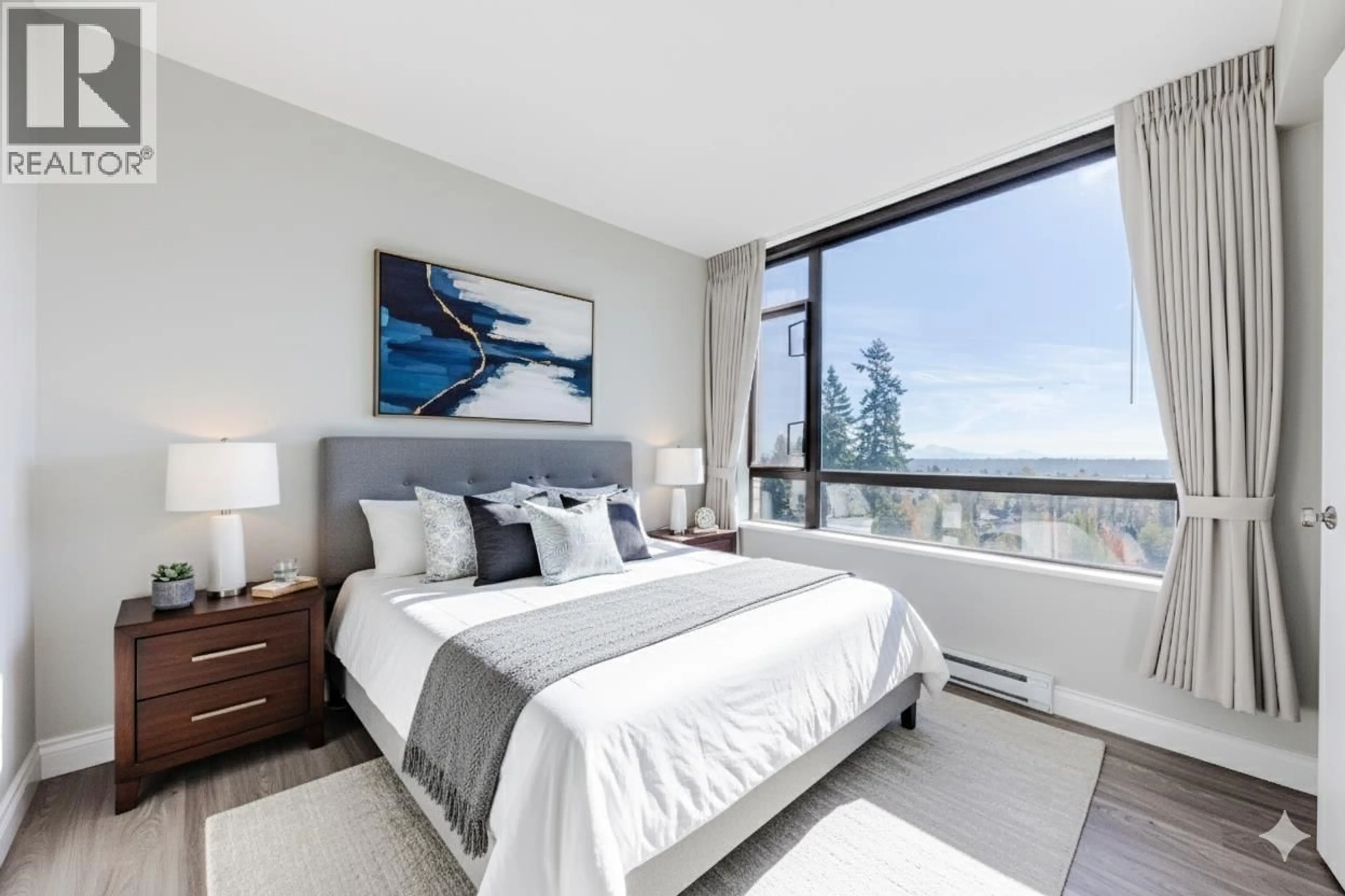 Bedroom with bed, unknown for 1001 - 7388 SANDBORNE AVENUE, Burnaby British Columbia V5M4A1