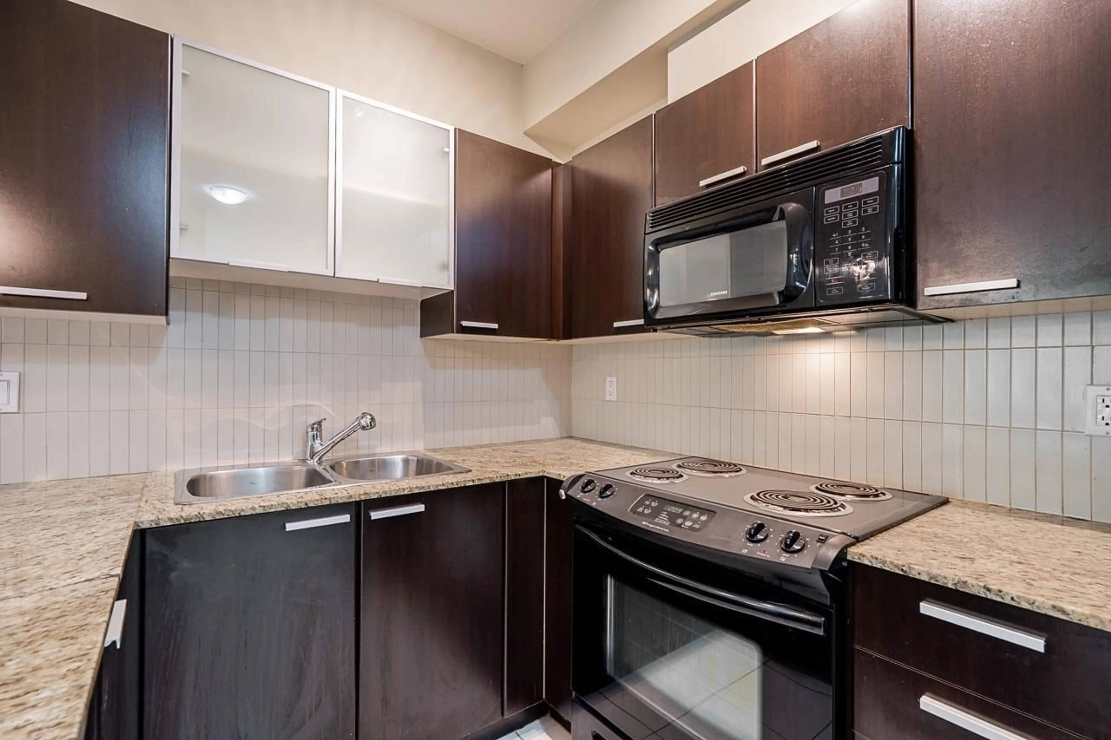 Standard kitchen, unknown for 206 - 10455 UNIVERSITY, Surrey British Columbia V3T0A5