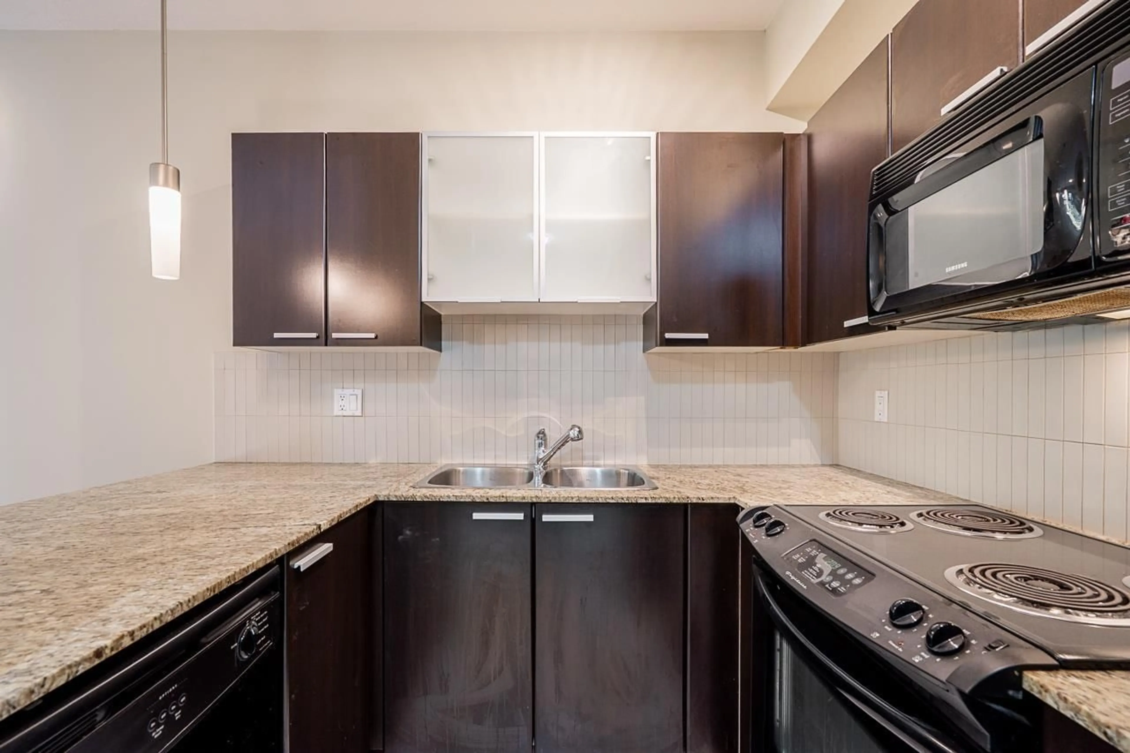 Standard kitchen, unknown for 206 - 10455 UNIVERSITY, Surrey British Columbia V3T0A5