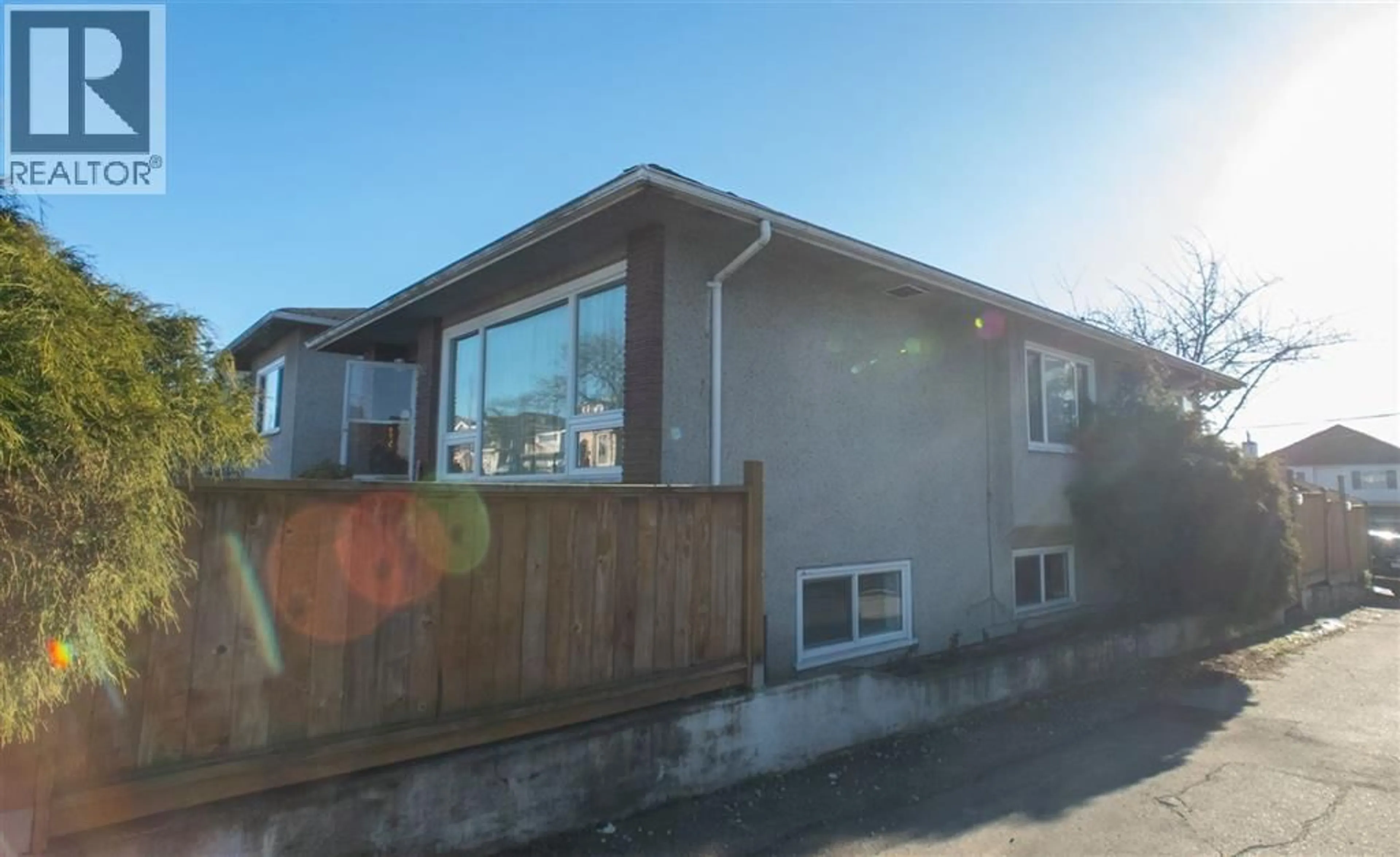 Home with vinyl exterior material, building for 712 57 AVENUE, Vancouver British Columbia V5X1T2