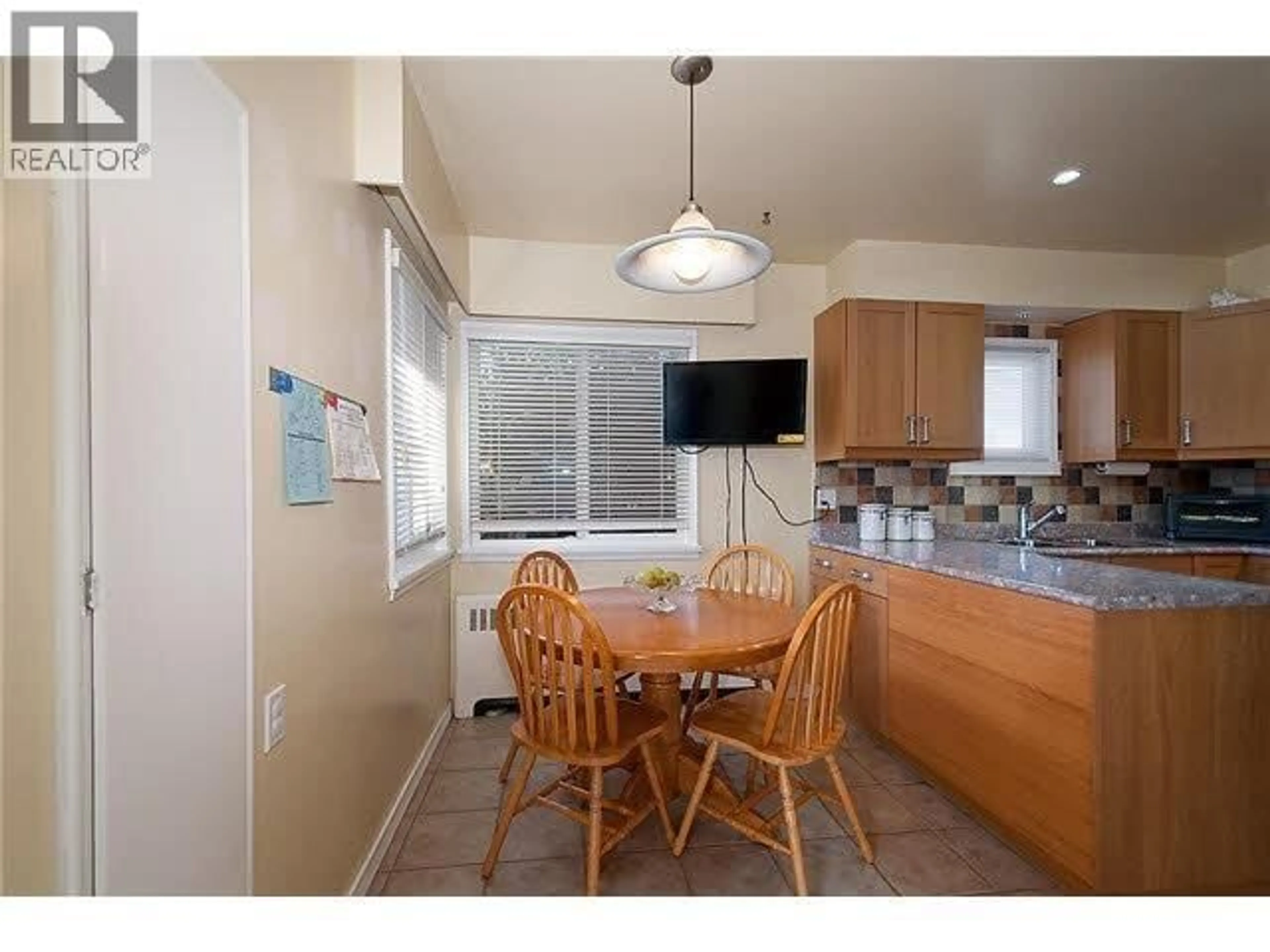 Standard kitchen, unknown for 712 57 AVENUE, Vancouver British Columbia V5X1T2