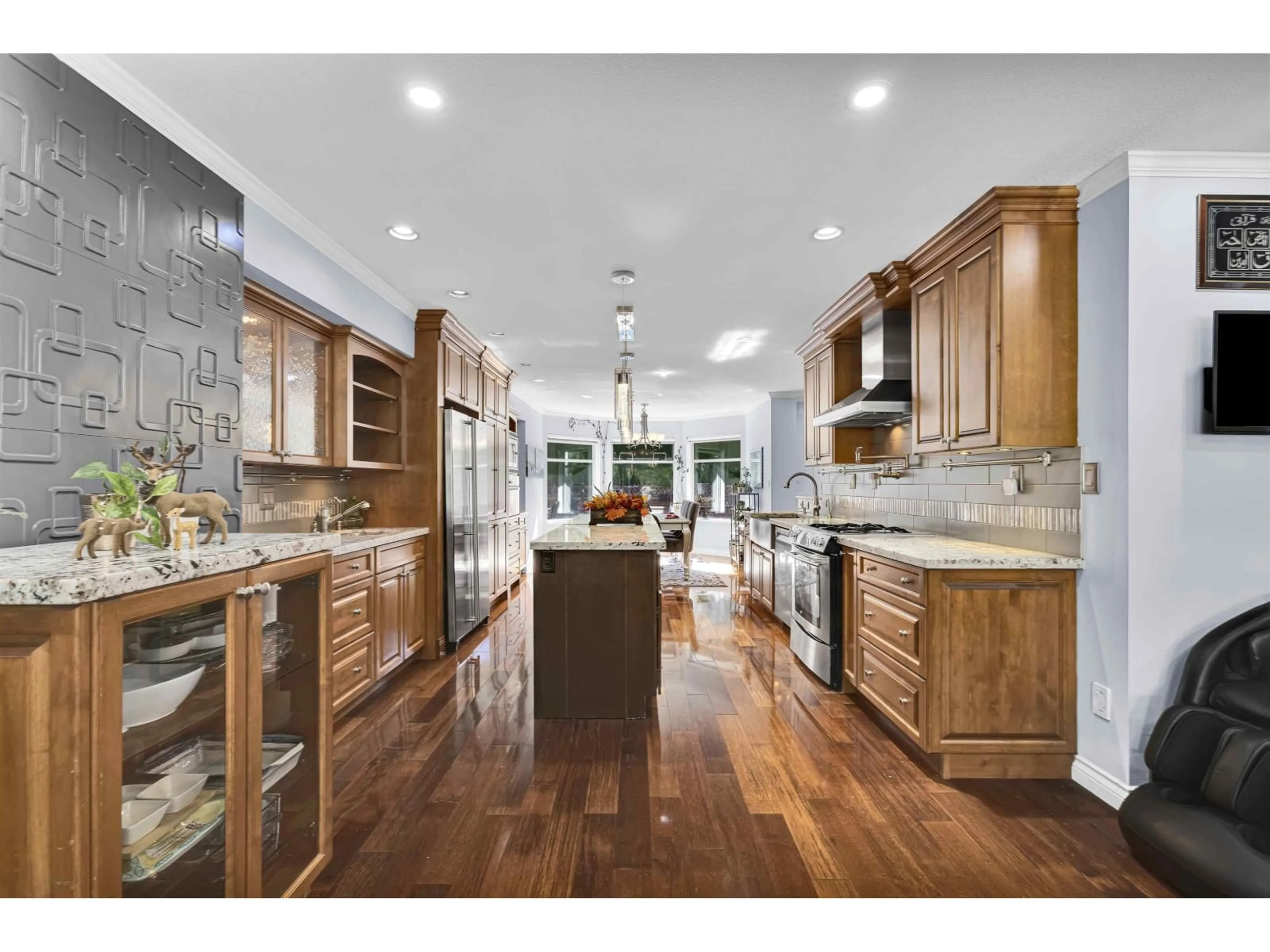 Open concept kitchen, unknown for 13840 65, Surrey British Columbia V3W8T9