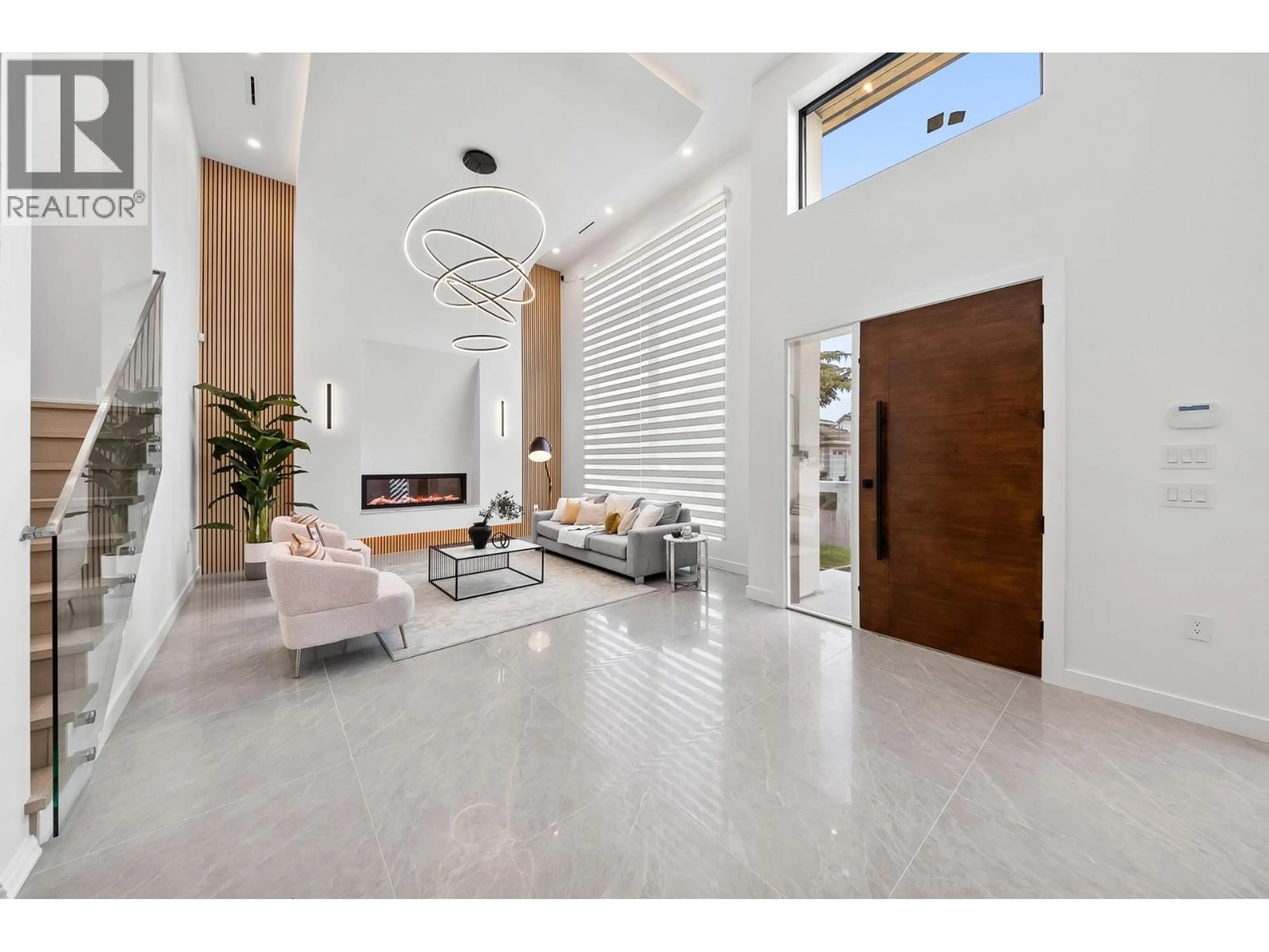 Indoor foyer for 8179 CANTLEY ROAD, Richmond British Columbia V7C3B8