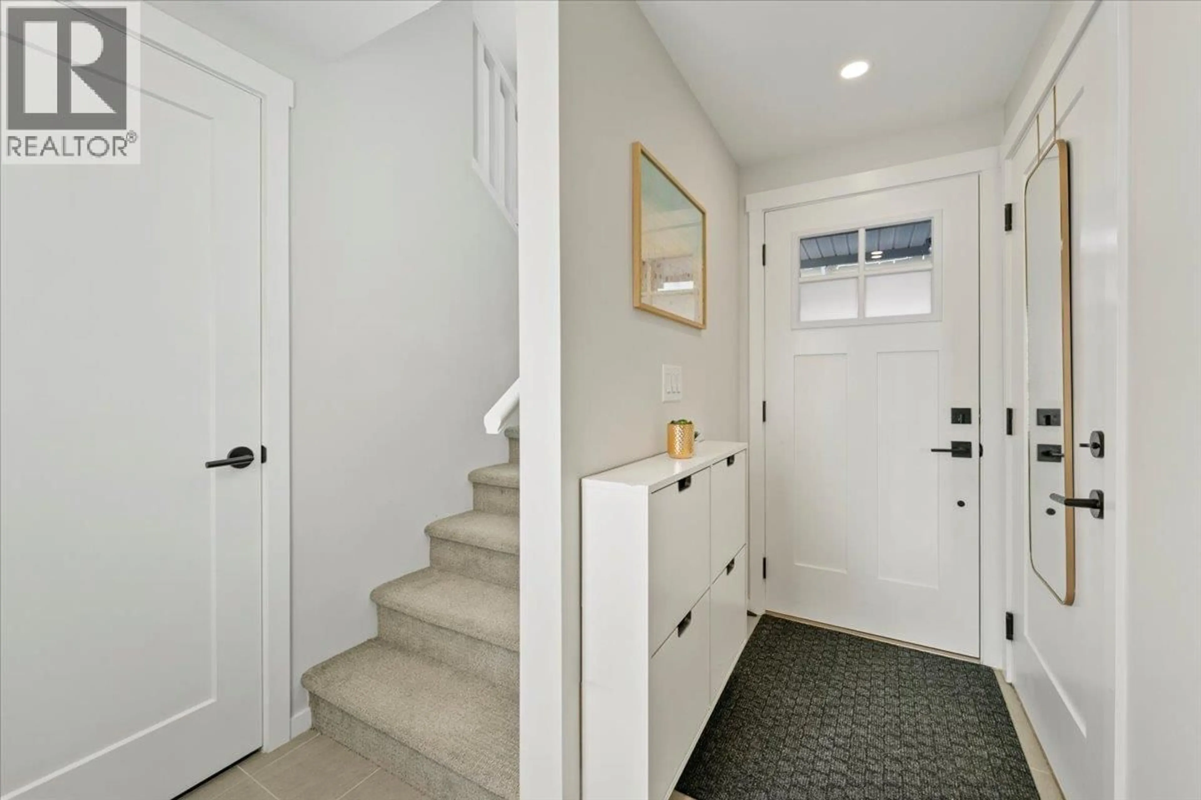 Indoor entryway for 107 - 258 HART STREET, Coquitlam British Columbia V3K1R4