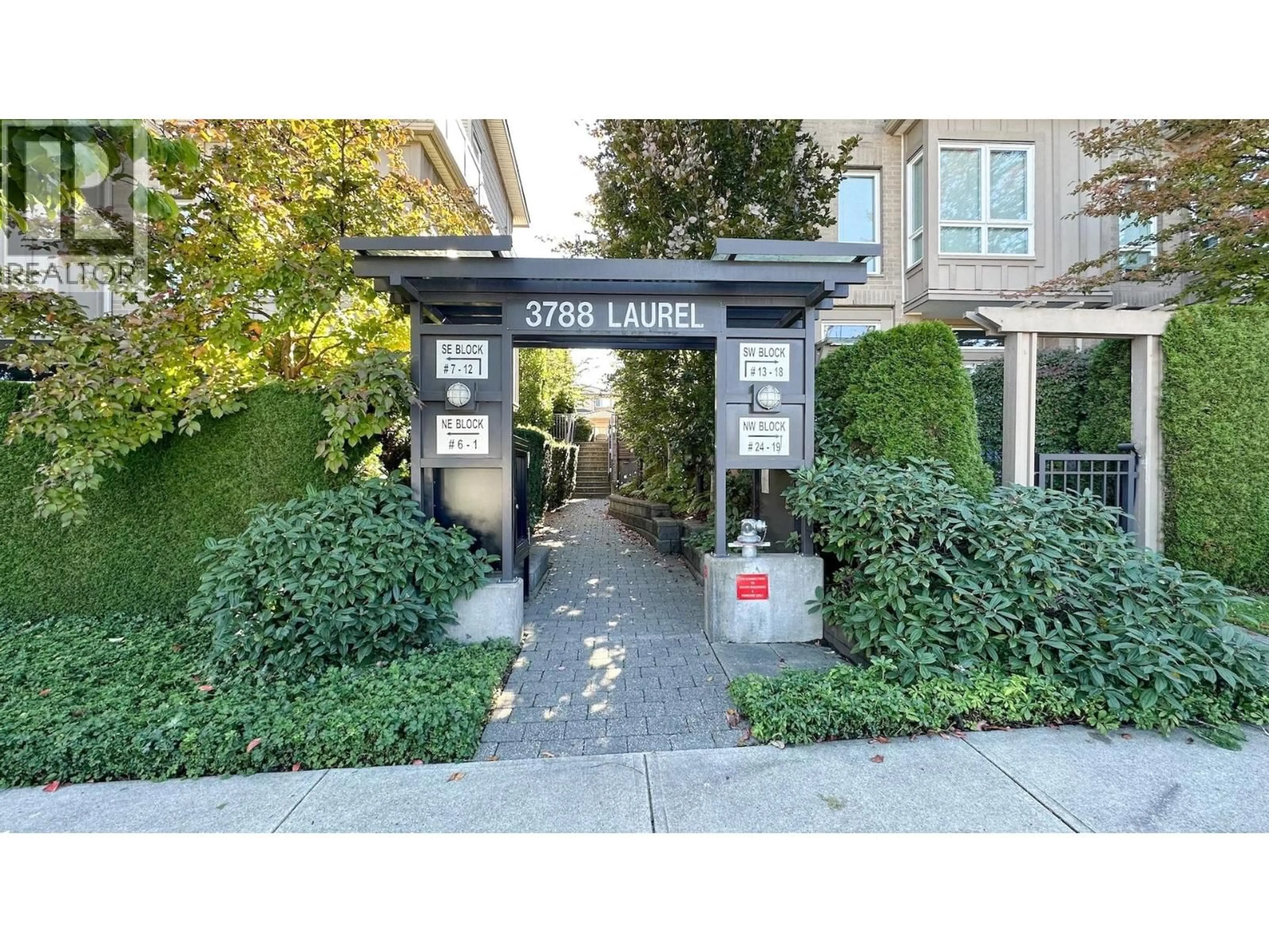 Indoor entryway for 22 - 3788 LAUREL STREET, Burnaby British Columbia V5G1M7