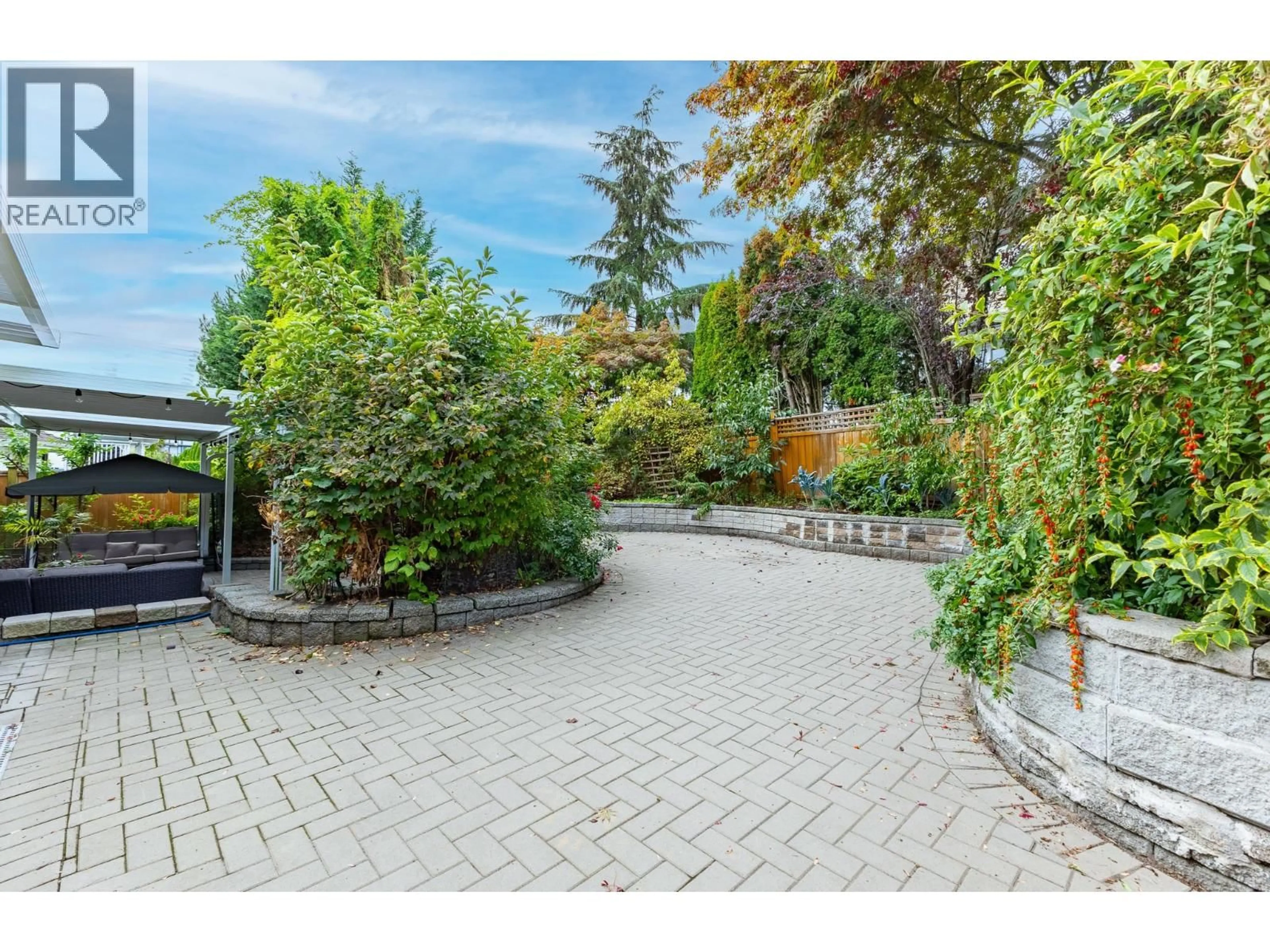 Patio, street for 1147 CONFEDERATION DRIVE, Port Coquitlam British Columbia V3C5Y6