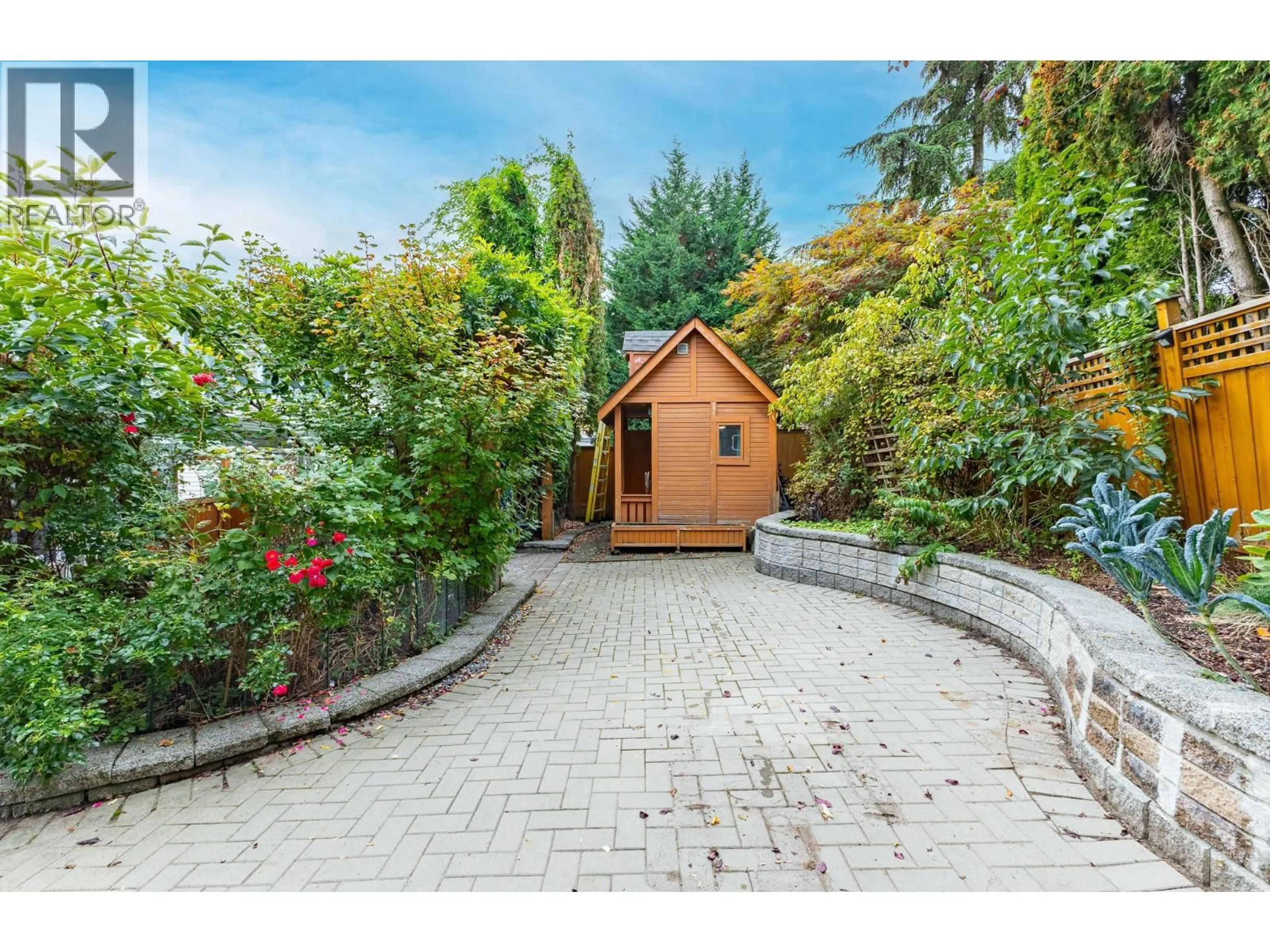 A pic from outside/outdoor area/front of a property/back of a property/a pic from drone, street for 1147 CONFEDERATION DRIVE, Port Coquitlam British Columbia V3C5Y6