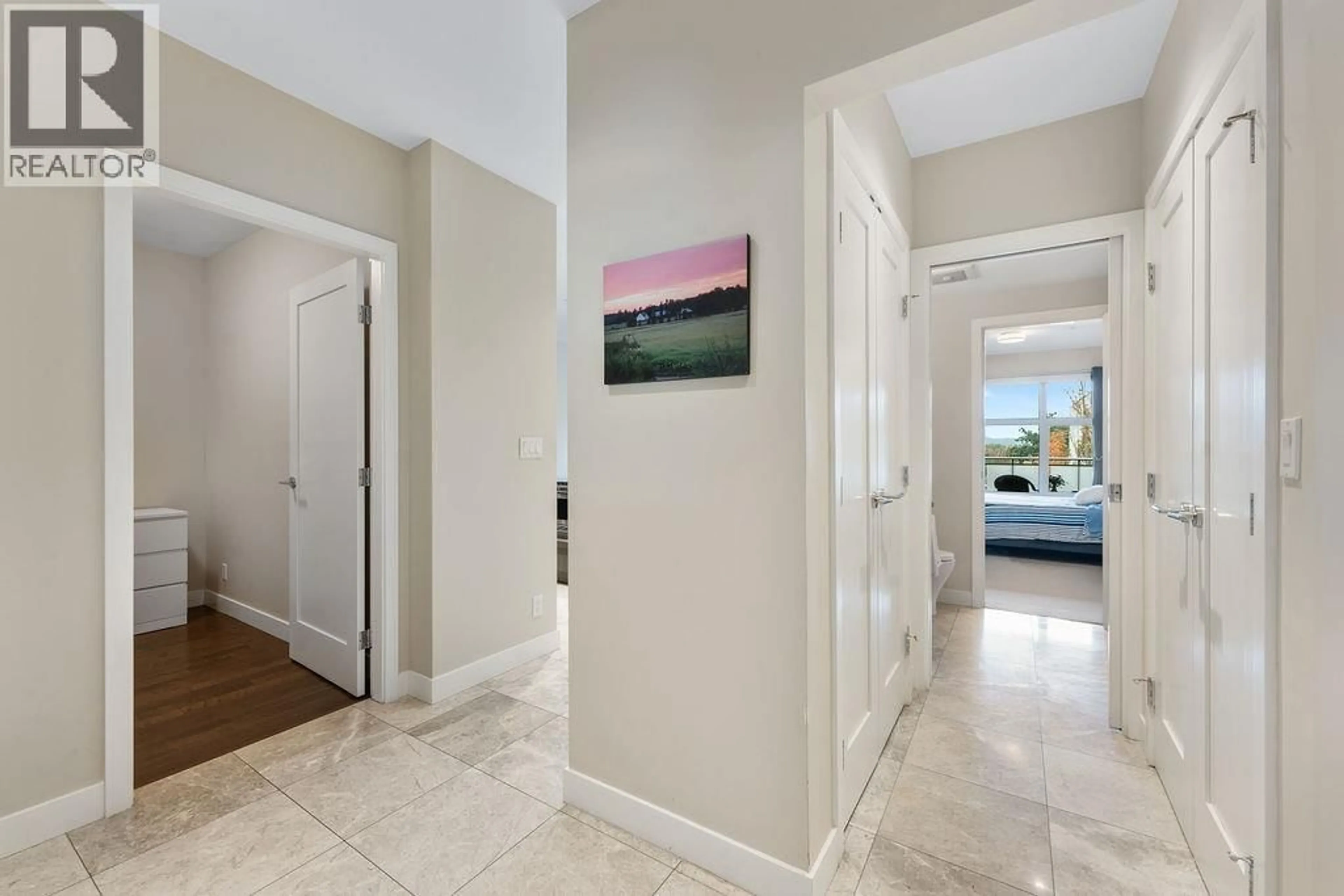 Indoor foyer for 301 - 4570 HASTINGS STREET, Burnaby British Columbia V5C0E8