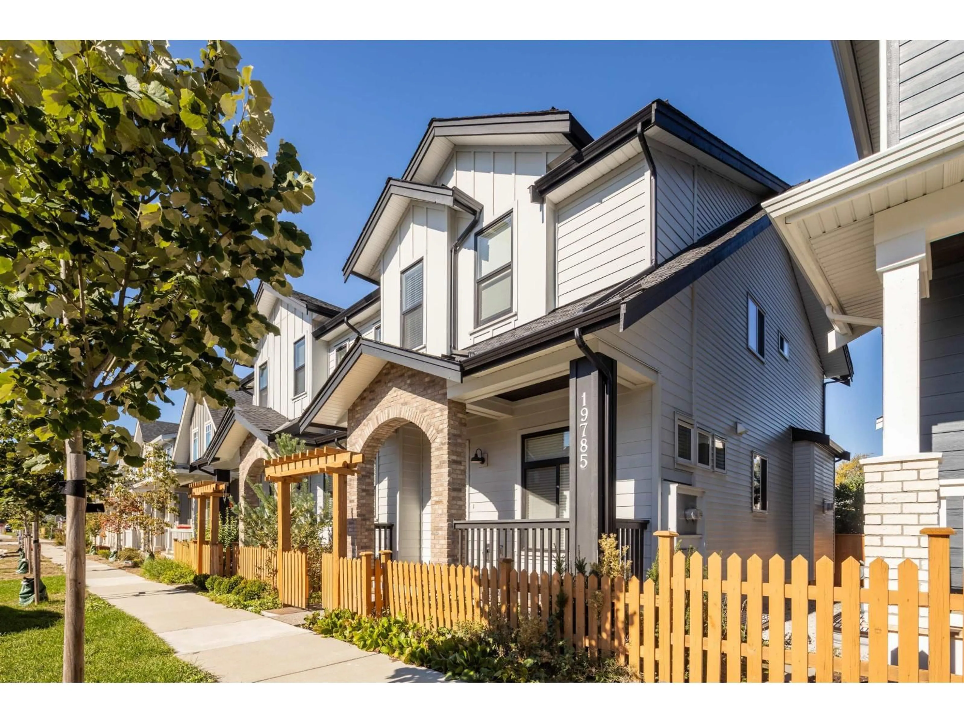 Home with vinyl exterior material, street for 19785 75A, Langley British Columbia V2Y5K2