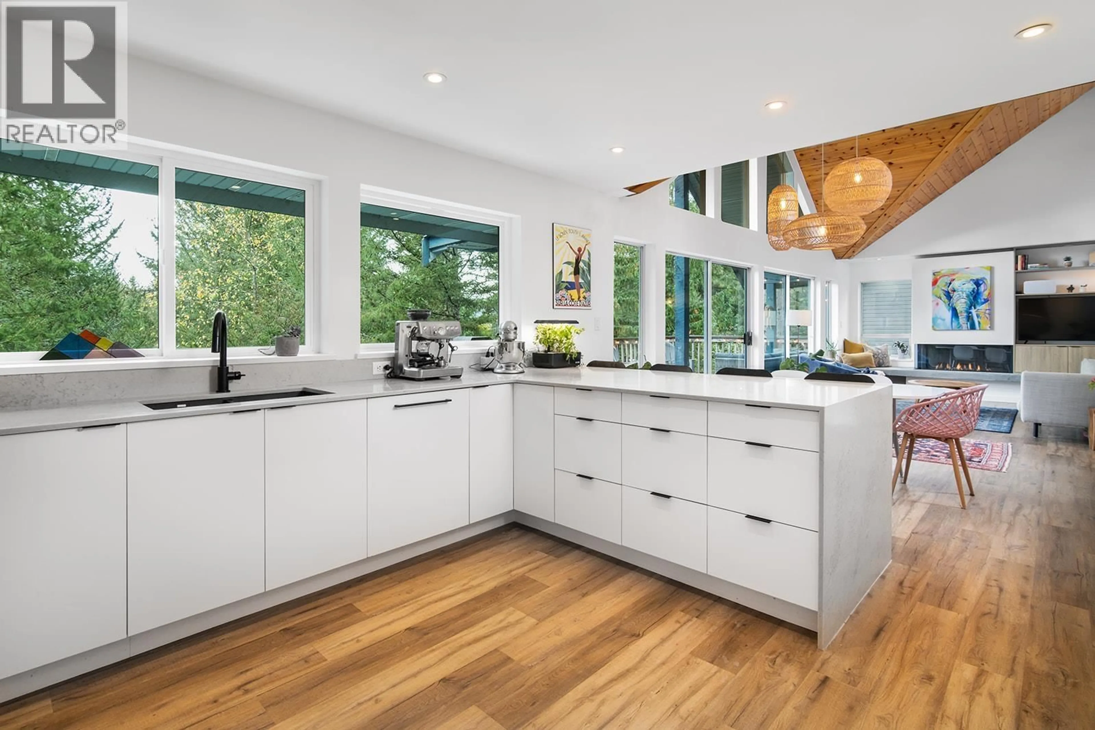 Open concept kitchen, unknown for 8604 FISSILE LANE, Whistler British Columbia V8E0G1