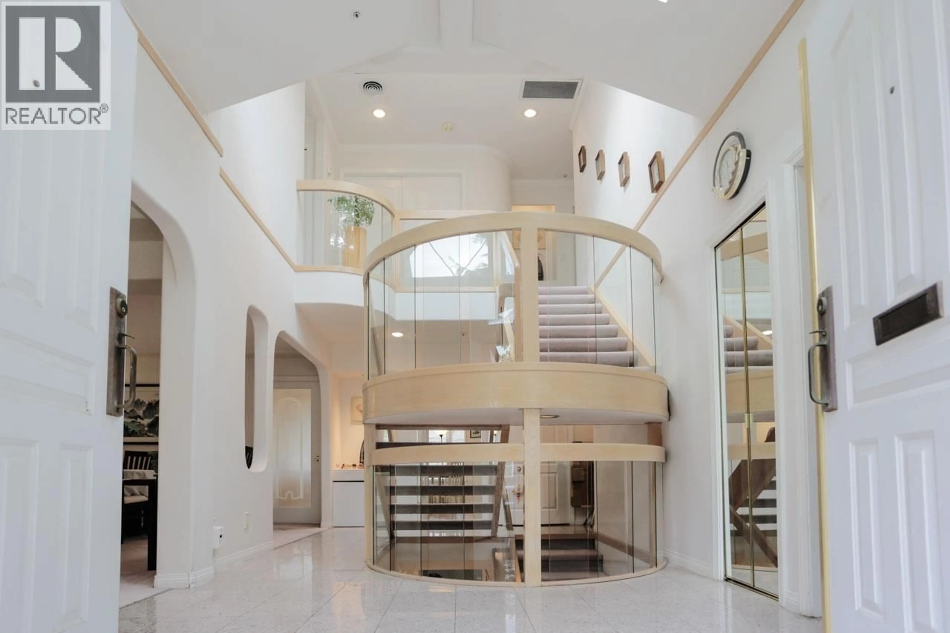 Indoor foyer for 6333 BUTLER STREET, Vancouver British Columbia V5S3K6