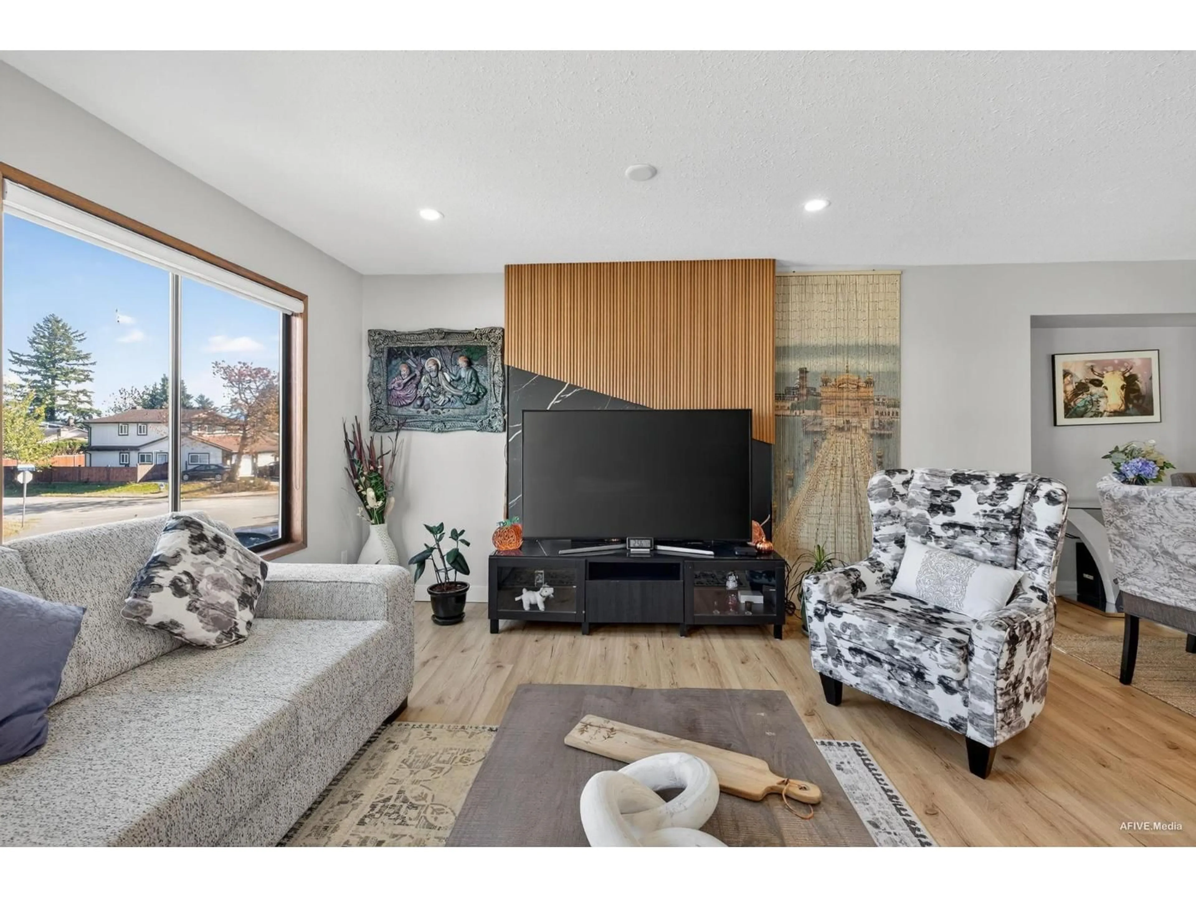 Living room with furniture, unknown for 3443 SHUSWAP, Abbotsford British Columbia V2T4Z4