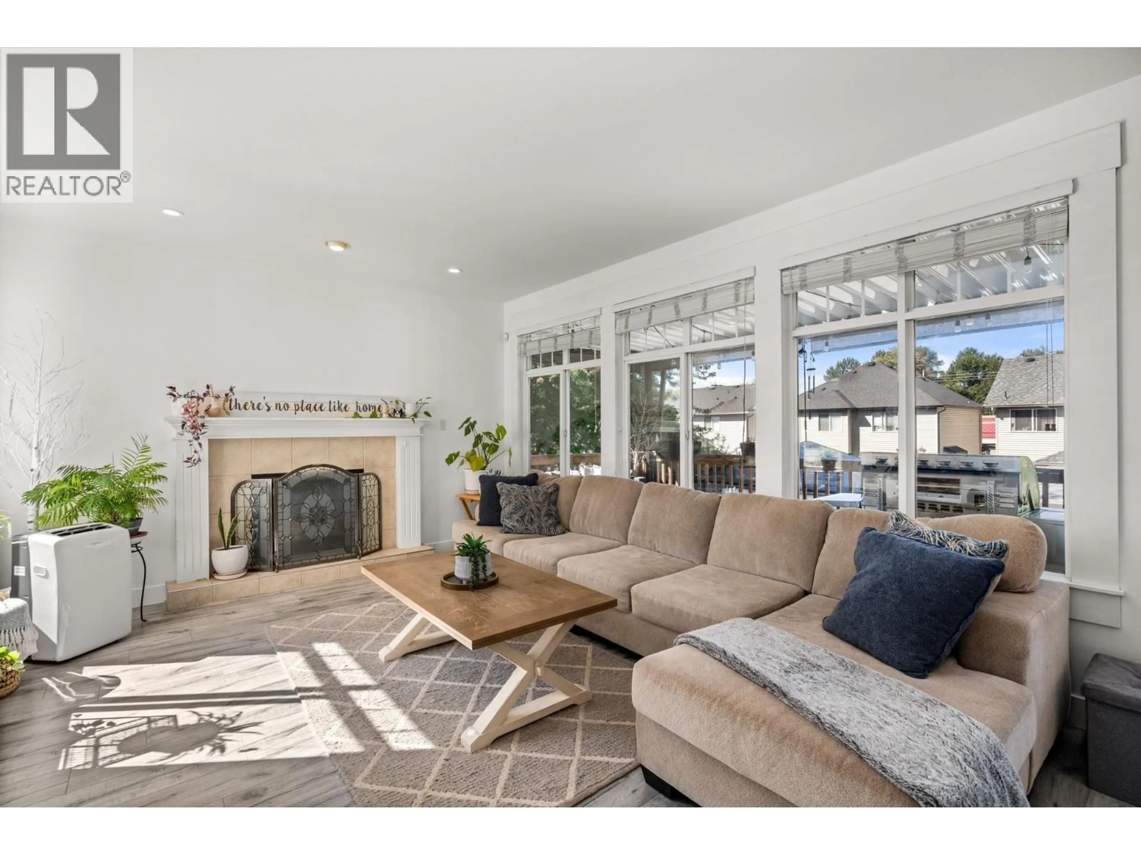 Living room with furniture, unknown for 10071 246 A STREET, Maple Ridge British Columbia V2W1Z9