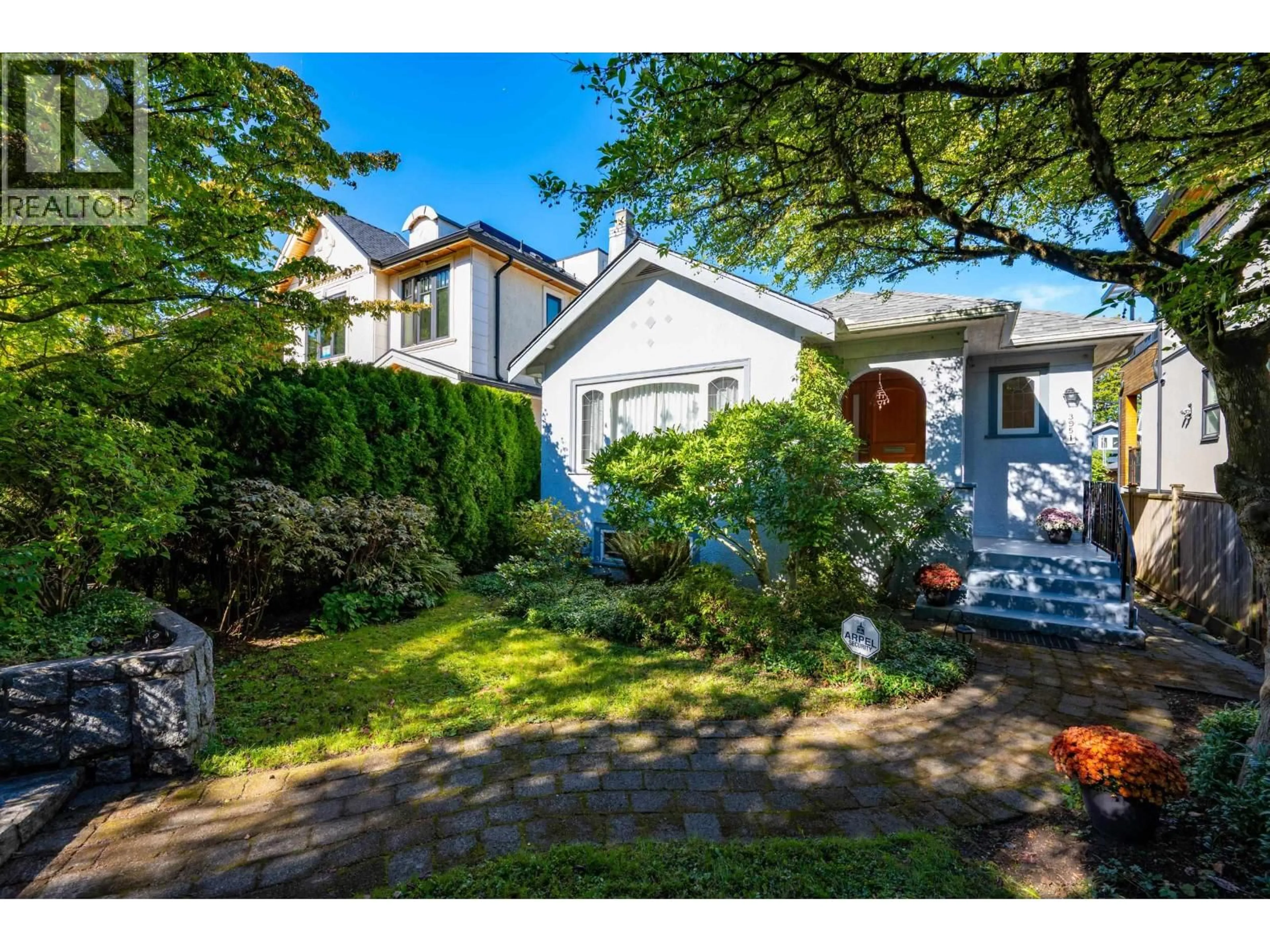 A pic from outside/outdoor area/front of a property/back of a property/a pic from drone, street for 3951 20TH AVENUE, Vancouver British Columbia V6S1G3