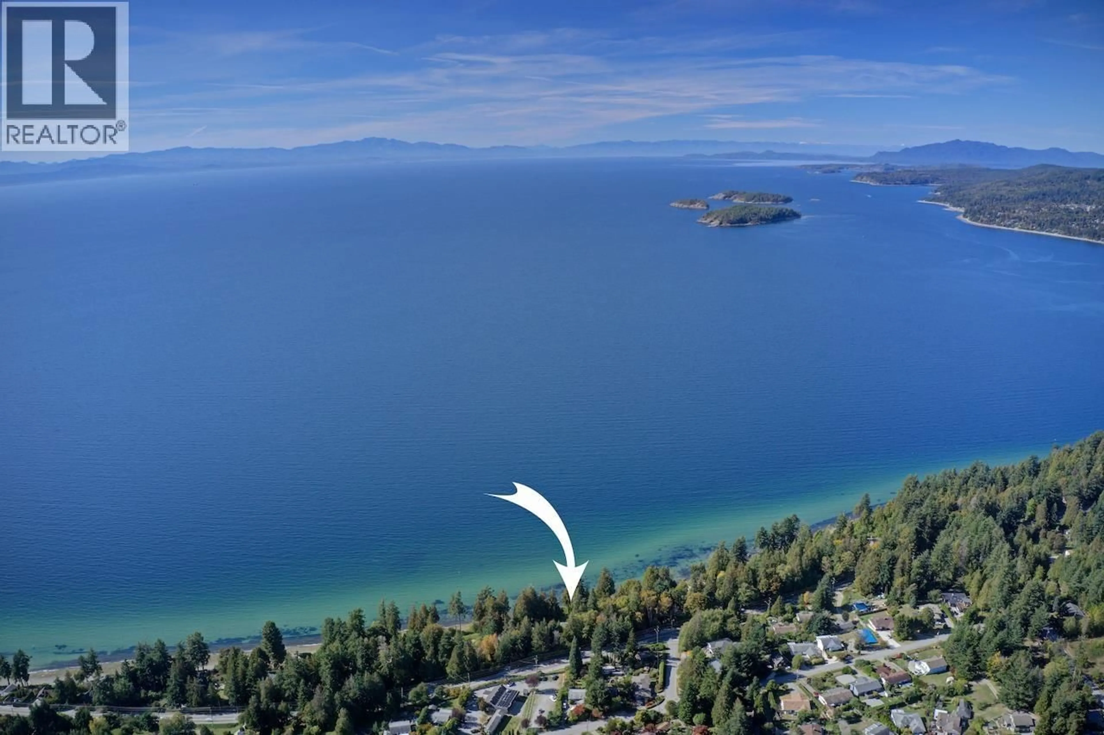 A pic from outside/outdoor area/front of a property/back of a property/a pic from drone, water/lake/river/ocean view for 4947 SUNSHINE COAST HIGHWAY, Sechelt British Columbia V7Z0B6