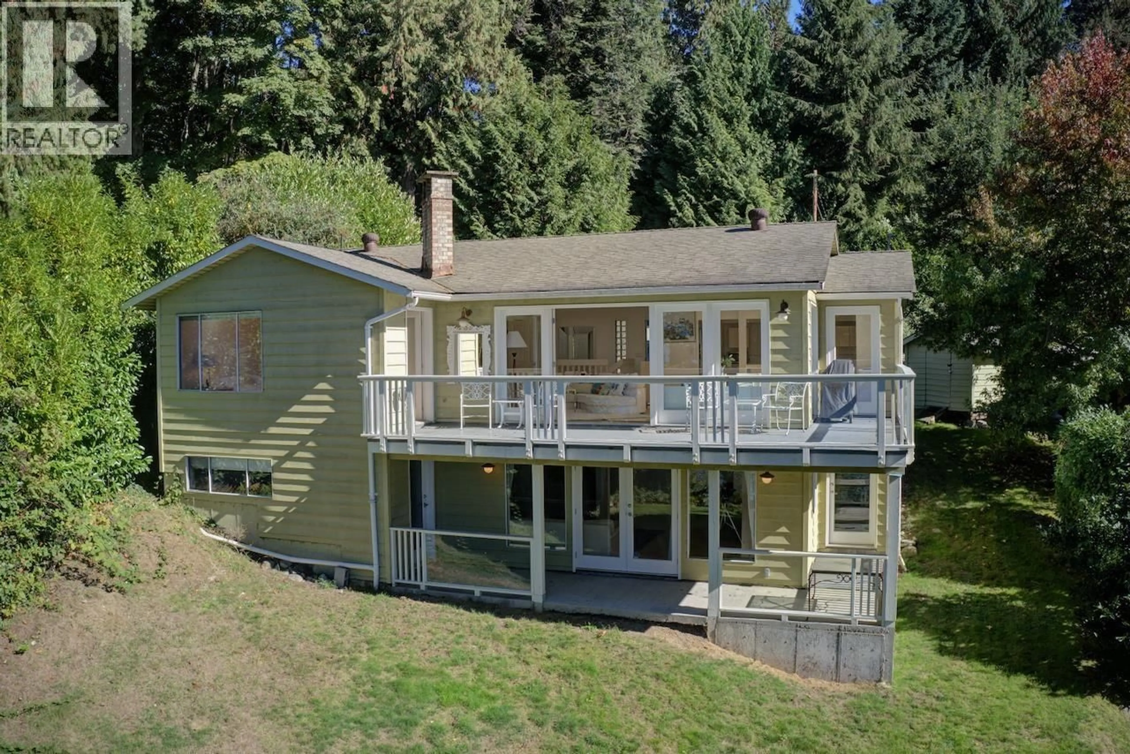A pic from outside/outdoor area/front of a property/back of a property/a pic from drone, water/lake/river/ocean view for 4947 SUNSHINE COAST HIGHWAY, Sechelt British Columbia V7Z0B6