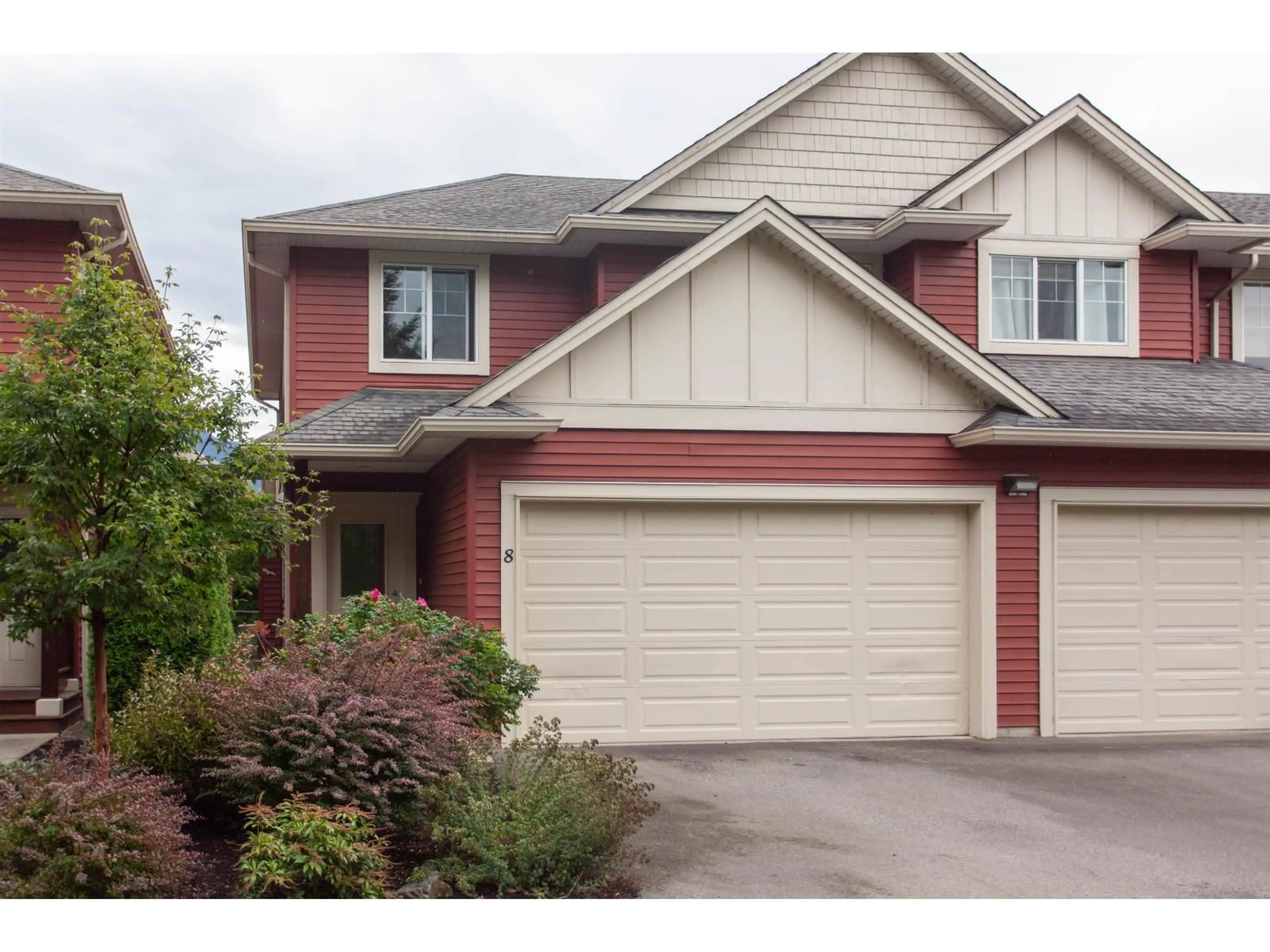 Home with vinyl exterior material, street for 8 - 7519 MORROW ROAD, Agassiz British Columbia V0M1A2
