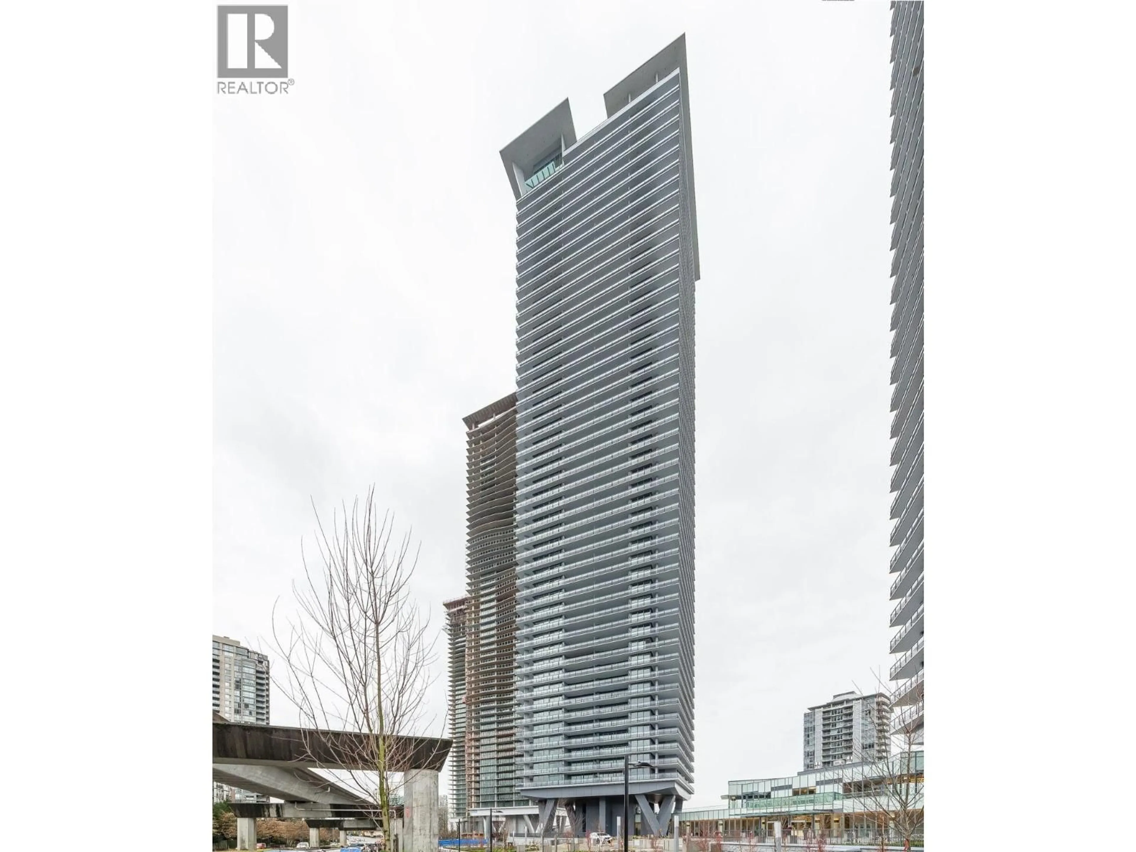 Indoor foyer for 1506 - 4730 LOUGHEED HIGHWAY, Burnaby British Columbia V5C0M9