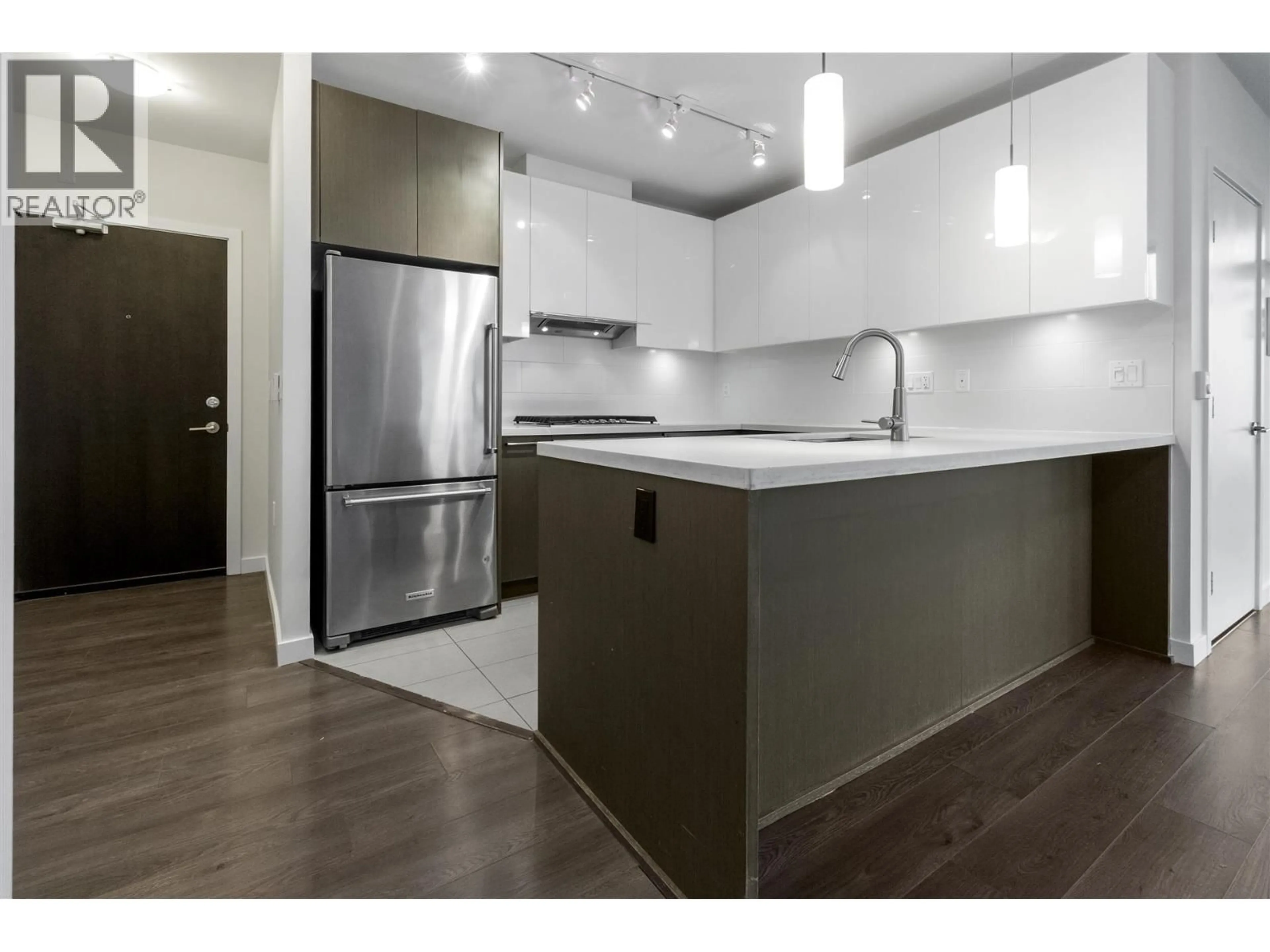 Open concept kitchen, wood/laminate floor for 2207 - 3080 LINCOLN AVENUE, Coquitlam British Columbia V3B0L9