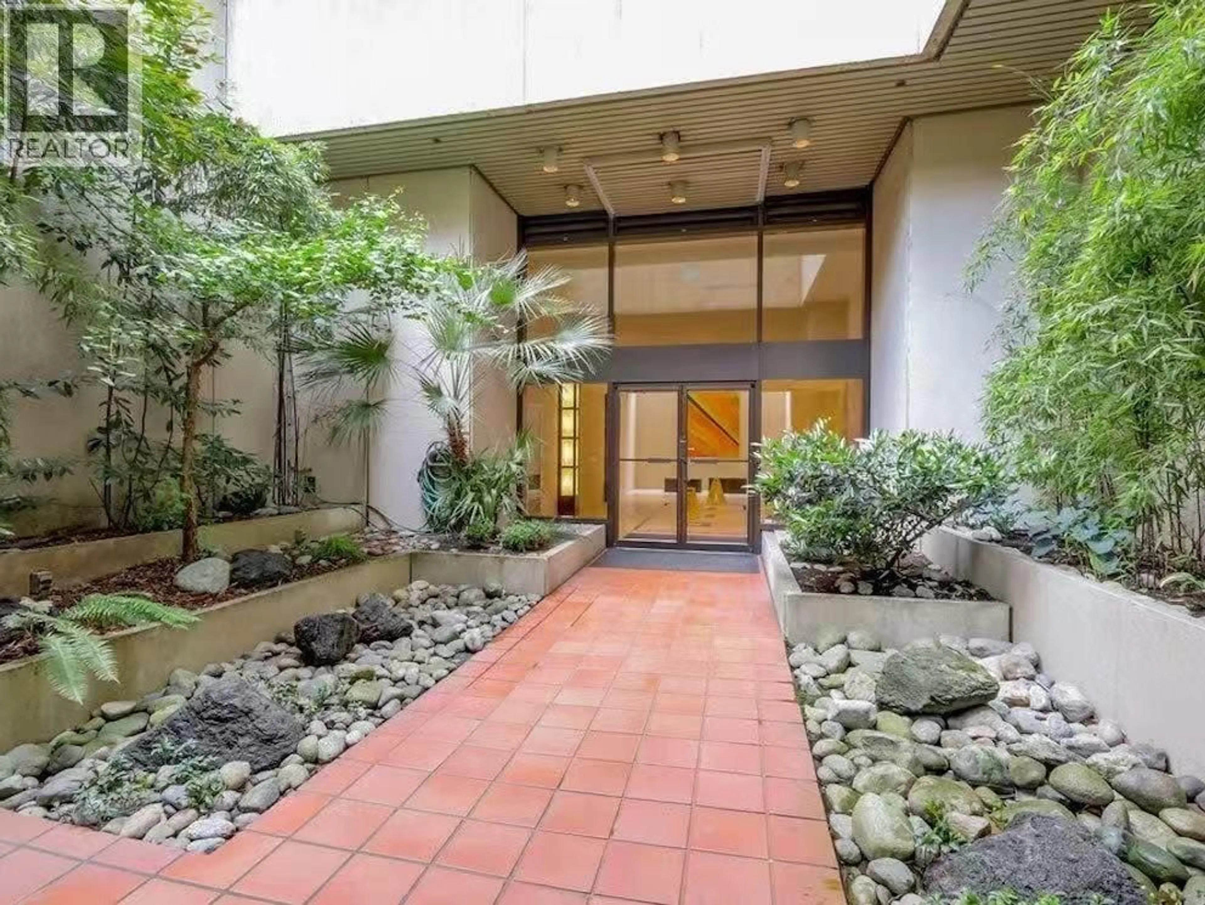 Indoor foyer for 501 - 850 BURRARD STREET, Vancouver British Columbia V6Z2J1