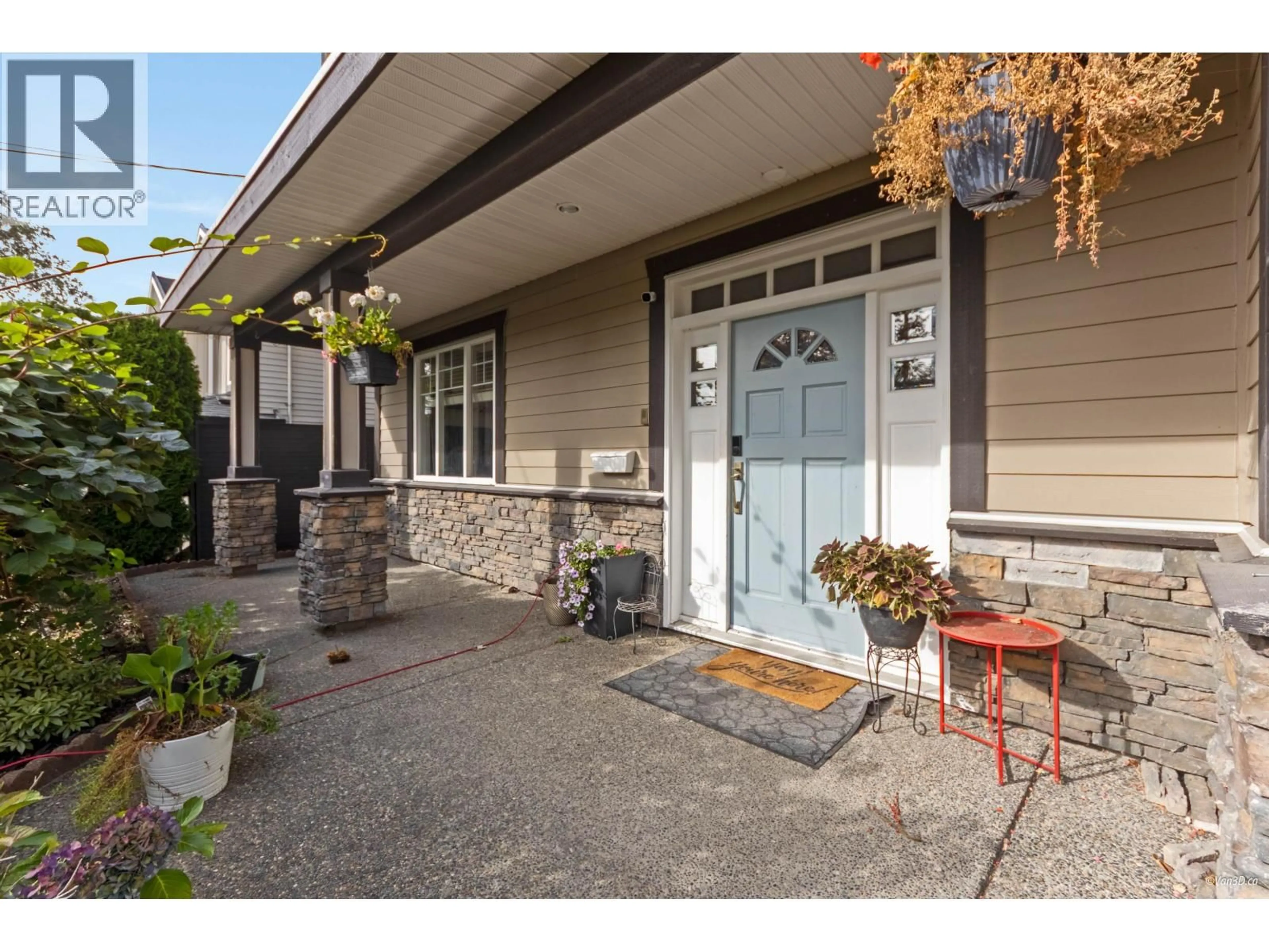 Indoor entryway for 729 DELESTRE AVENUE, Coquitlam British Columbia V3K2G2