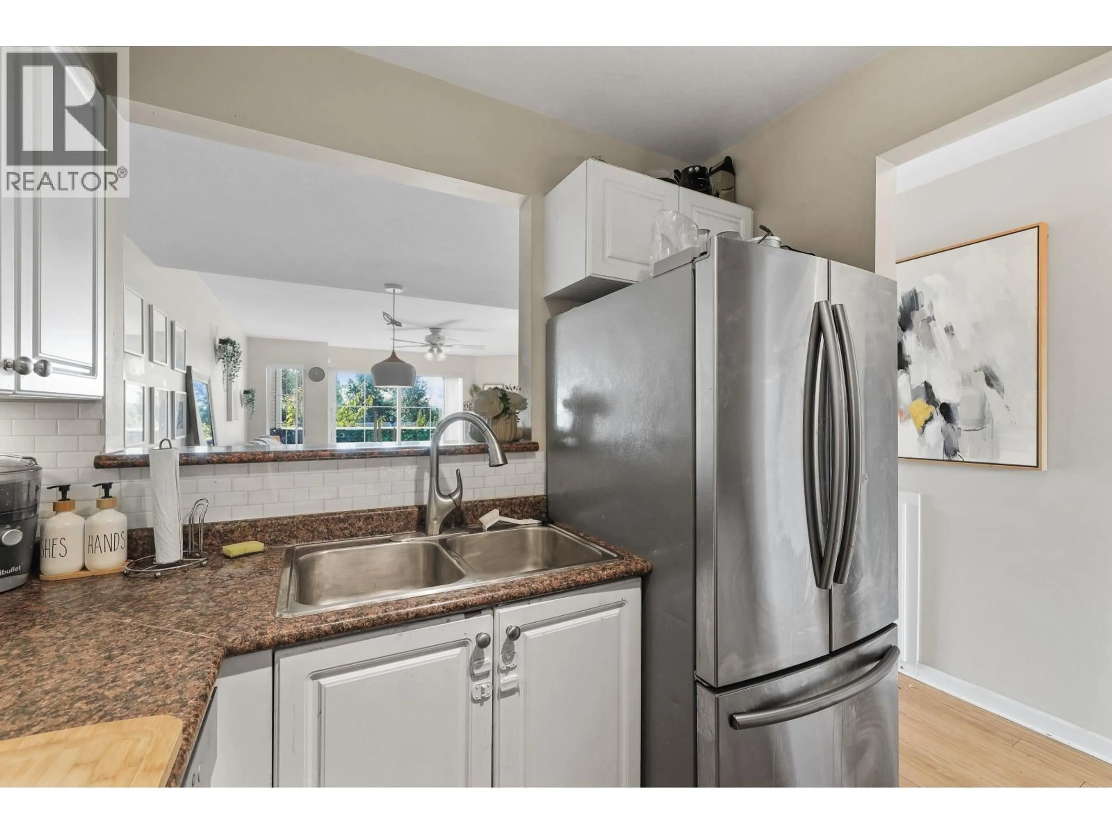 Standard kitchen, unknown for 10 1383 BRUNETTE AVENUE, Coquitlam British Columbia V3K1G6