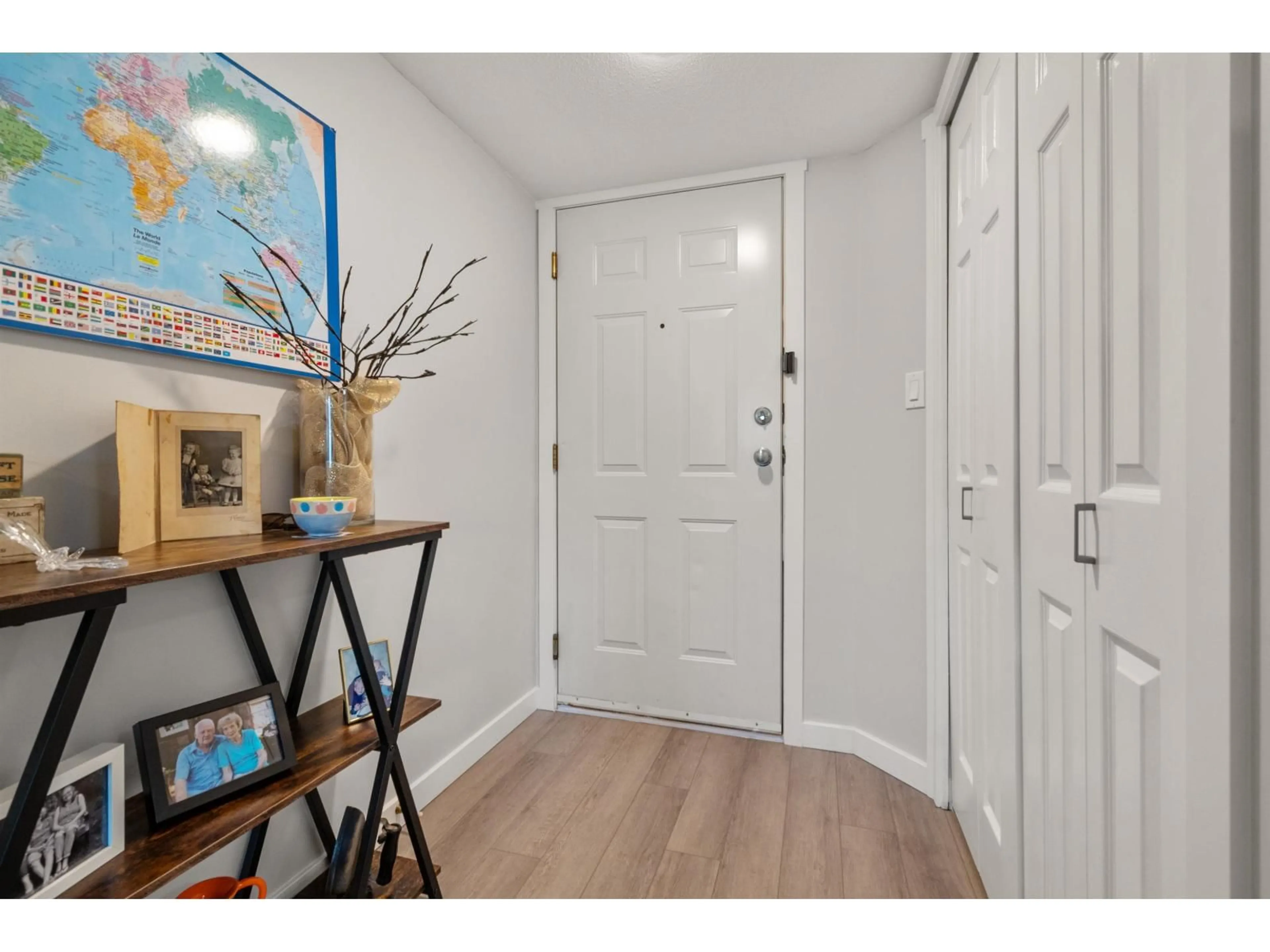 Indoor entryway for 411 - 7694 EVANS ROAD, Chilliwack British Columbia V2R3W3