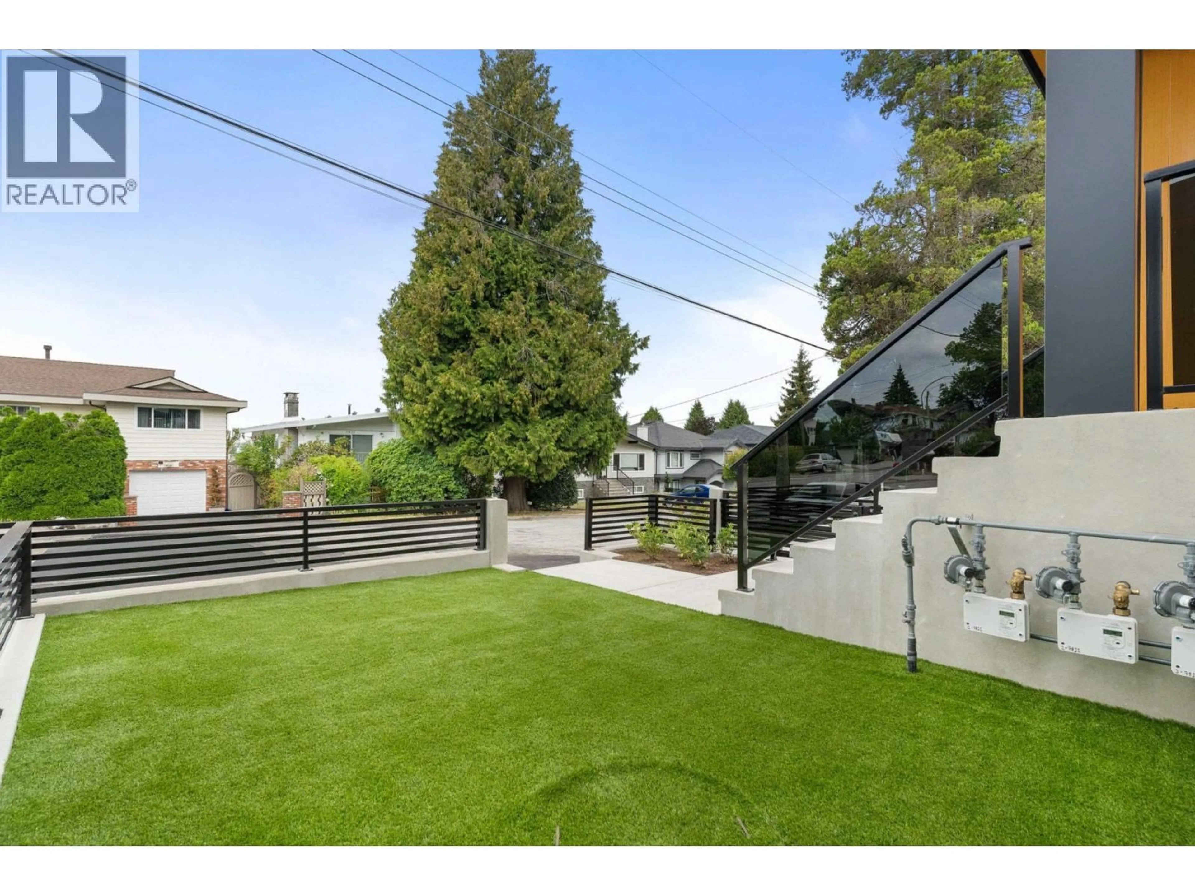 A pic from outside/outdoor area/front of a property/back of a property/a pic from drone, unknown for 2 - 7822 GOODLAD STREET, Burnaby British Columbia V5E2H6