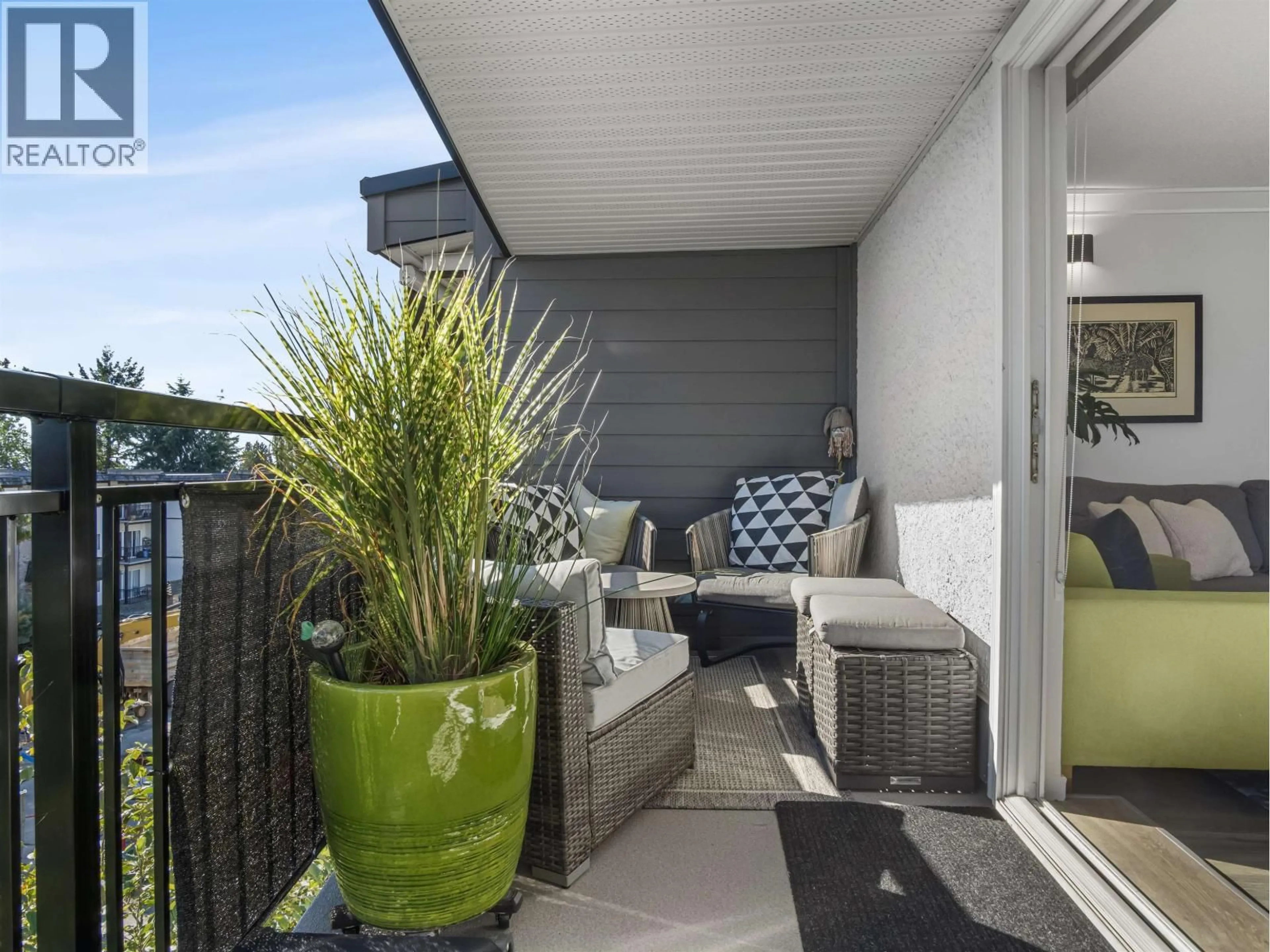 Patio, street for 306 - 134 20TH STREET, North Vancouver British Columbia V7M1Y4