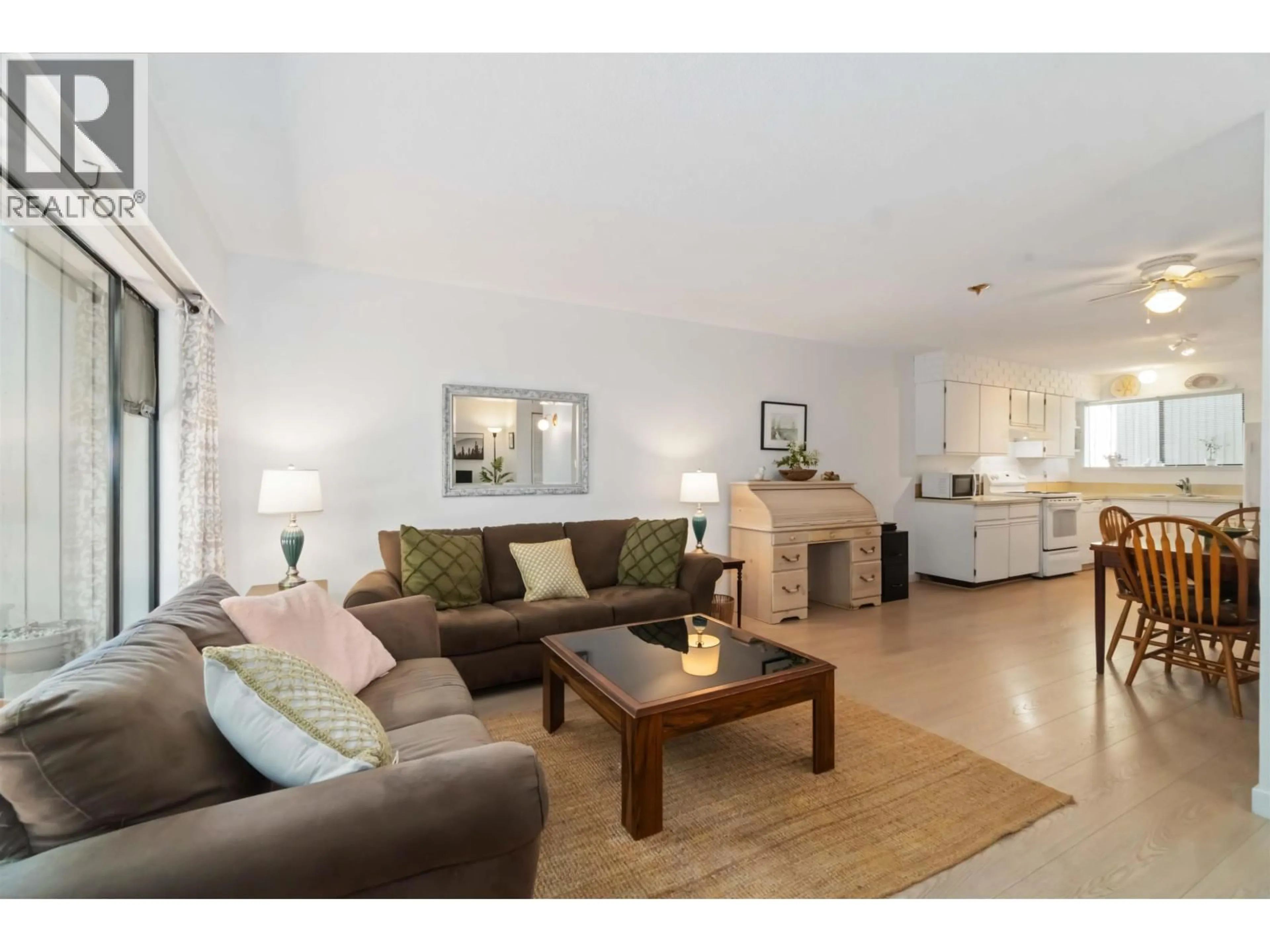 Living room with furniture, wood/laminate floor for 24 - 9280 GLENALLAN DRIVE, Richmond British Columbia V7A2S8